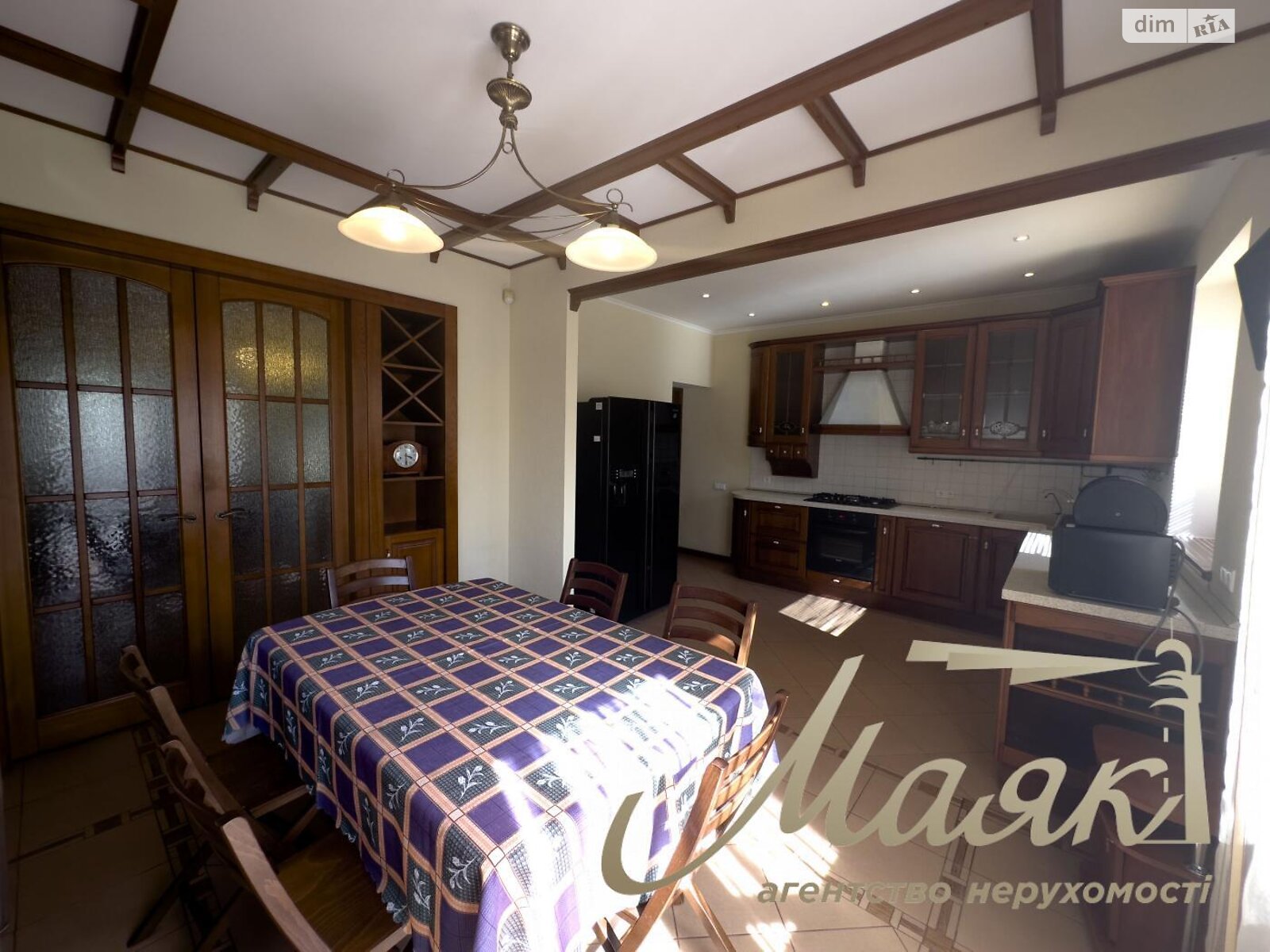 двоповерховий будинок з балконом, 350 кв. м, цегла. Продаж в Запоріжжі, район Дніпровський (Ленінський) фото 1 двоповерховий будинок з балконом, 350 кв. м, цегла. Продаж в Запоріжжі, район Дніпровський (Ленінський) фото 1