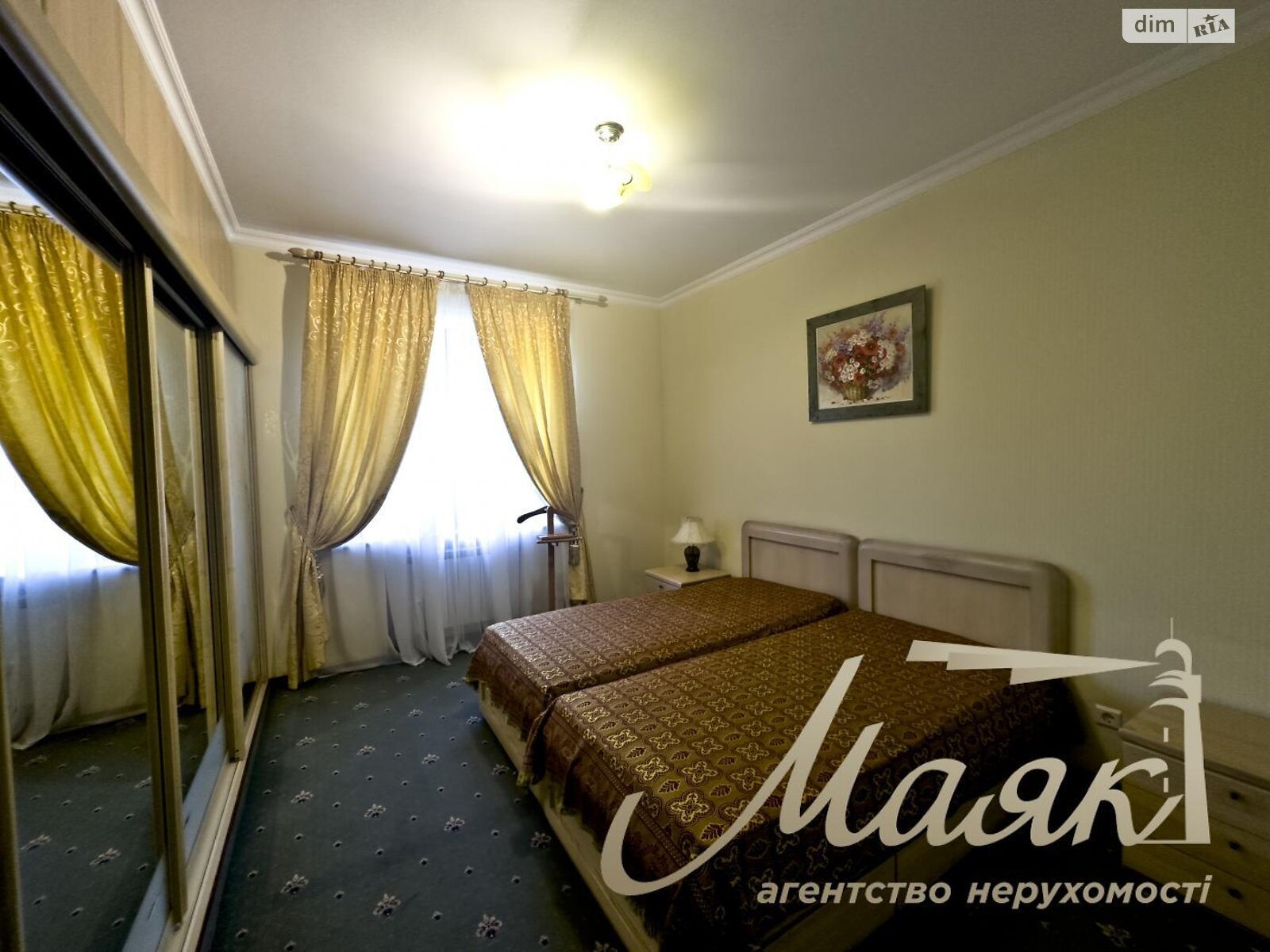 двоповерховий будинок з балконом, 350 кв. м, цегла. Продаж в Запоріжжі, район Дніпровський (Ленінський) фото 1 двоповерховий будинок з балконом, 350 кв. м, цегла. Продаж в Запоріжжі, район Дніпровський (Ленінський) фото 1