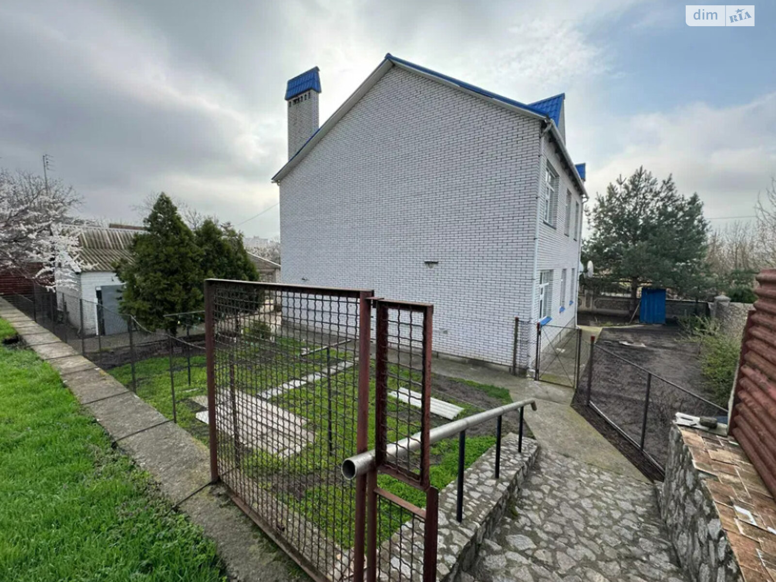двухэтажный дом с гаражом, 170.8 кв. м, кирпич. Продажа в Запорожье район Днепровский (Ленинский) фото 1 двухэтажный дом с гаражом, 170.8 кв. м, кирпич. Продажа в Запорожье район Днепровский (Ленинский) фото 1