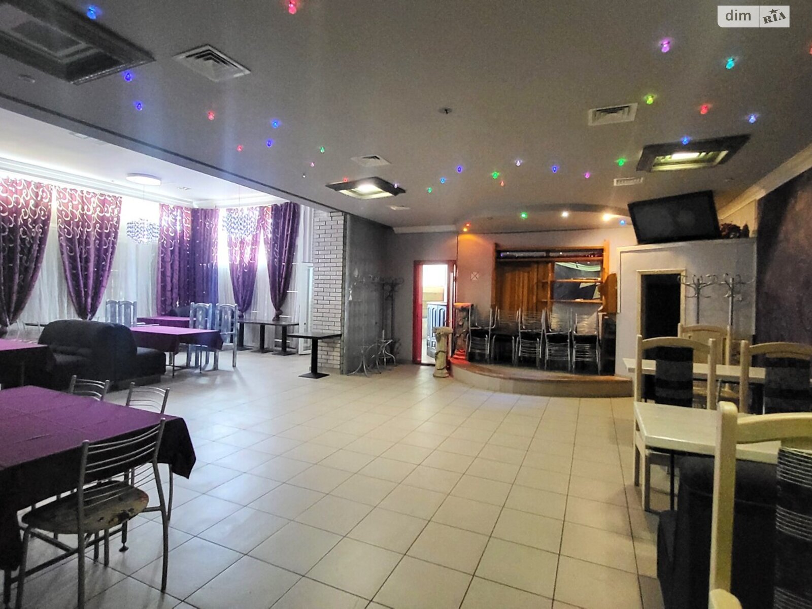 триповерховий будинок з балконом, 471 кв. м, цегла. Продаж в Запоріжжі, район Дніпровський (Ленінський) фото 1