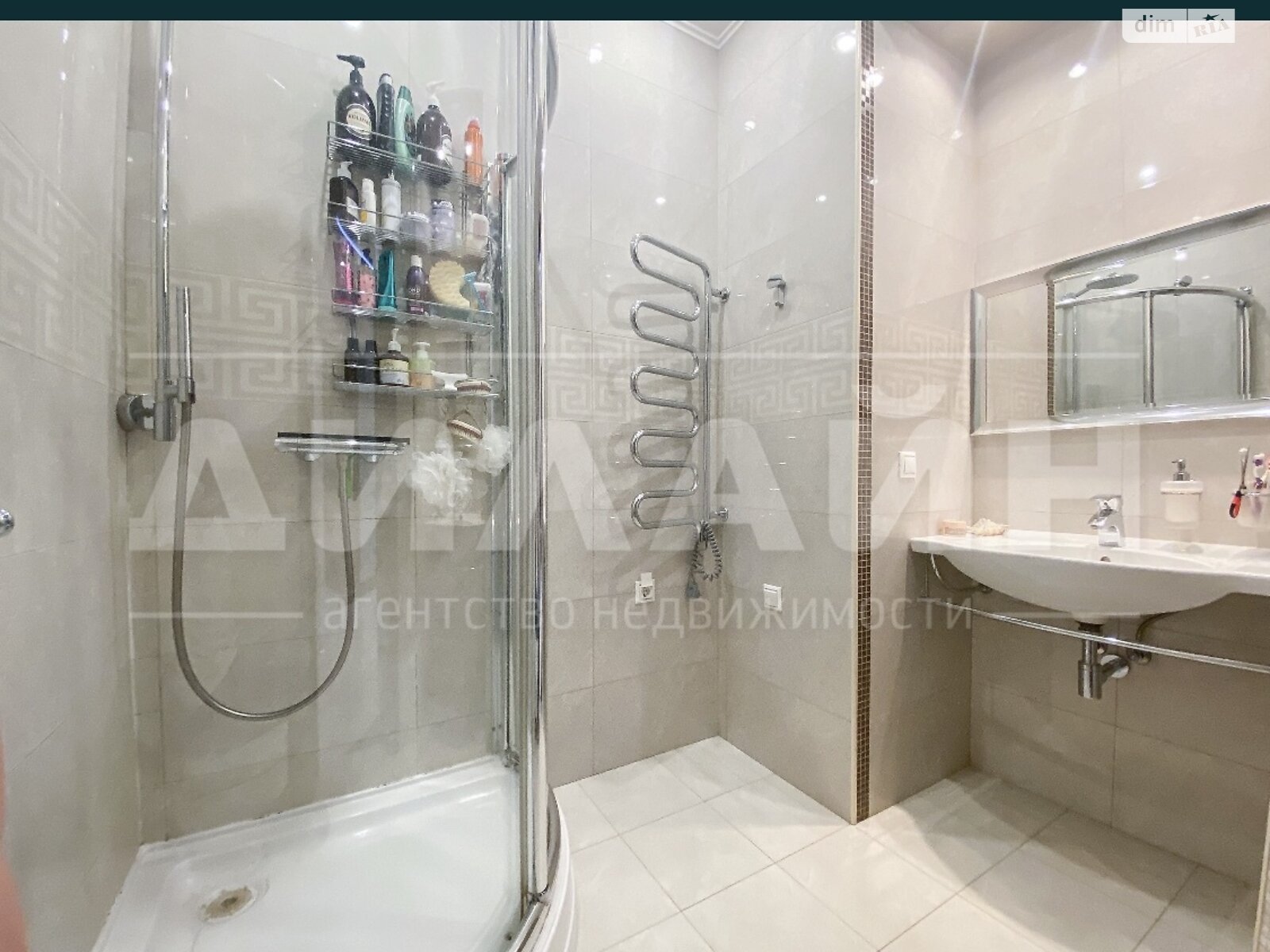 двоповерховий будинок з гаражем, 235 кв. м, кирпич. Продаж в Запоріжжі, район Дніпровський (Ленінський) фото 1 двоповерховий будинок з гаражем, 235 кв. м, кирпич. Продаж в Запоріжжі, район Дніпровський (Ленінський) фото 1