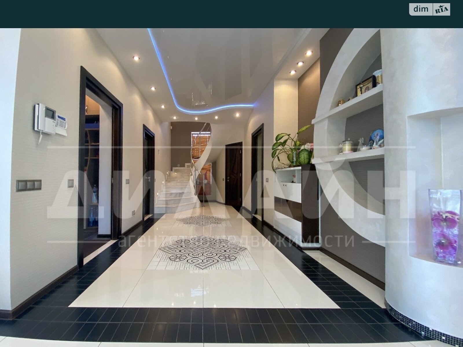 двоповерховий будинок з гаражем, 235 кв. м, кирпич. Продаж в Запоріжжі, район Дніпровський (Ленінський) фото 1 двоповерховий будинок з гаражем, 235 кв. м, кирпич. Продаж в Запоріжжі, район Дніпровський (Ленінський) фото 1