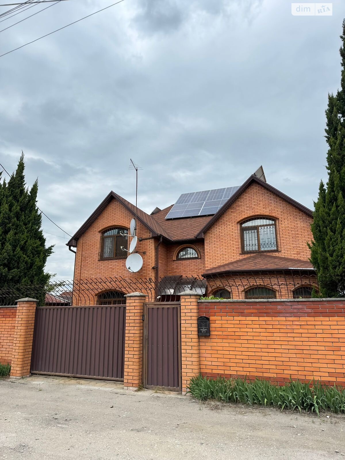 двоповерховий будинок з гаражем, 235 кв. м, кирпич. Продаж в Запоріжжі, район Дніпровський (Ленінський) фото 1 двоповерховий будинок з гаражем, 235 кв. м, кирпич. Продаж в Запоріжжі, район Дніпровський (Ленінський) фото 1