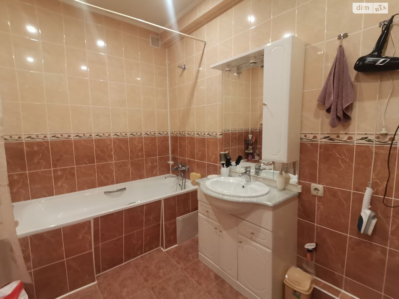 двоповерховий будинок з верандою, 360 кв. м, цегла. Продаж в Запоріжжі, район Дніпровський (Ленінський) фото 1 двоповерховий будинок з верандою, 360 кв. м, цегла. Продаж в Запоріжжі, район Дніпровський (Ленінський) фото 1