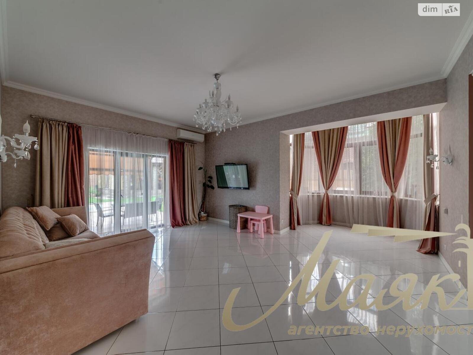 двоповерховий будинок з гаражем, 245 кв. м, цегла. Продаж в Запоріжжі, район Дніпровський (Ленінський) фото 1 двоповерховий будинок з гаражем, 245 кв. м, цегла. Продаж в Запоріжжі, район Дніпровський (Ленінський) фото 1