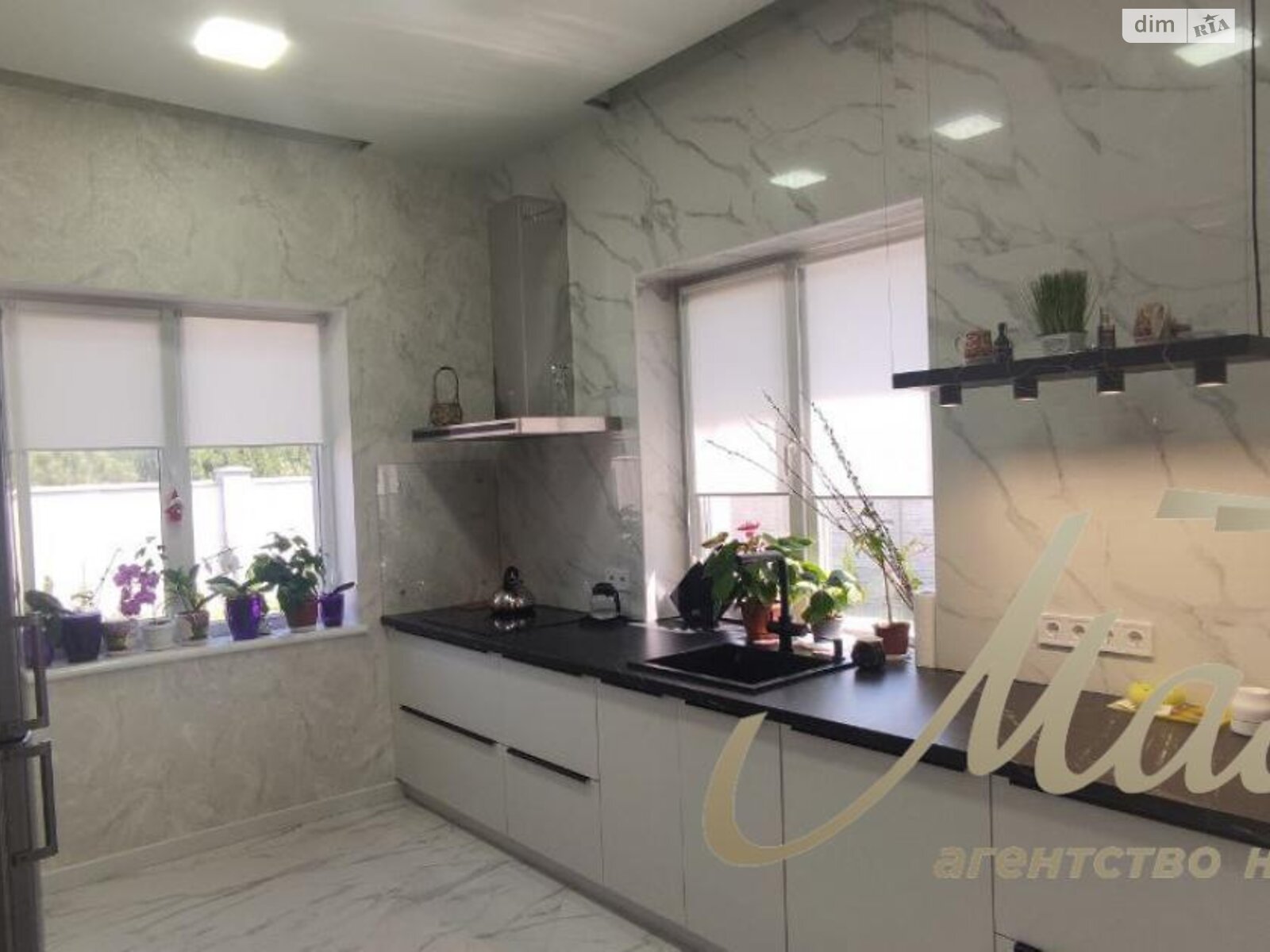 двоповерховий будинок з гаражем, 240 кв. м, газобетон. Продаж у Сонячне фото 1 двоповерховий будинок з гаражем, 240 кв. м, газобетон. Продаж у Сонячне фото 1