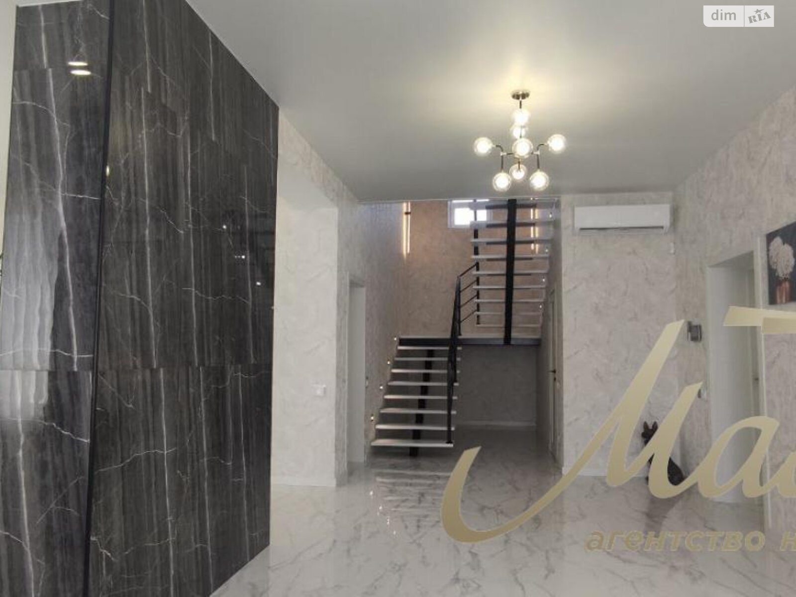 двоповерховий будинок з гаражем, 240 кв. м, газобетон. Продаж у Сонячне фото 1 двоповерховий будинок з гаражем, 240 кв. м, газобетон. Продаж у Сонячне фото 1