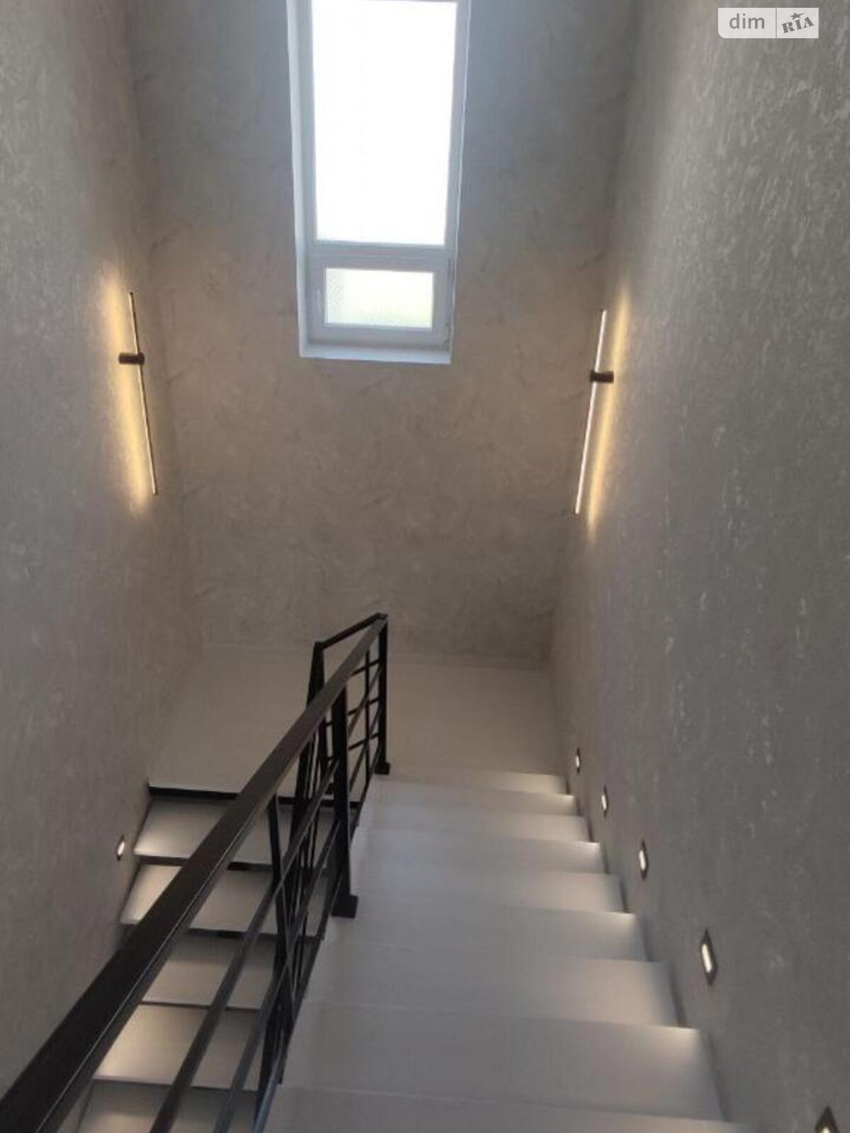 двоповерховий будинок з гаражем, 240 кв. м, газобетон. Продаж у Сонячне фото 1 двоповерховий будинок з гаражем, 240 кв. м, газобетон. Продаж у Сонячне фото 1