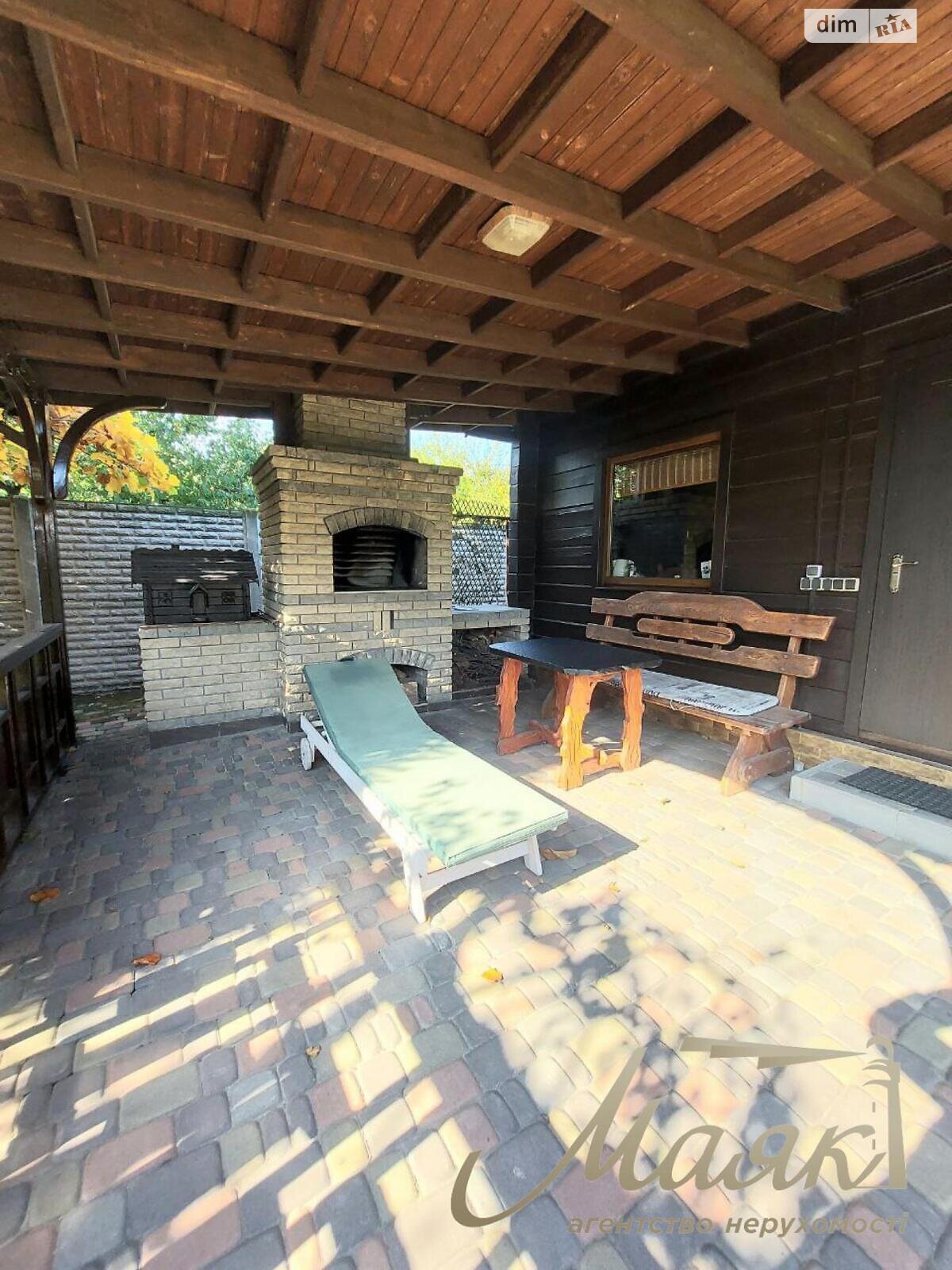 трехэтажный дом с гаражом, 299.7 кв. м, кирпич. Продажа в Солнечном фото 1