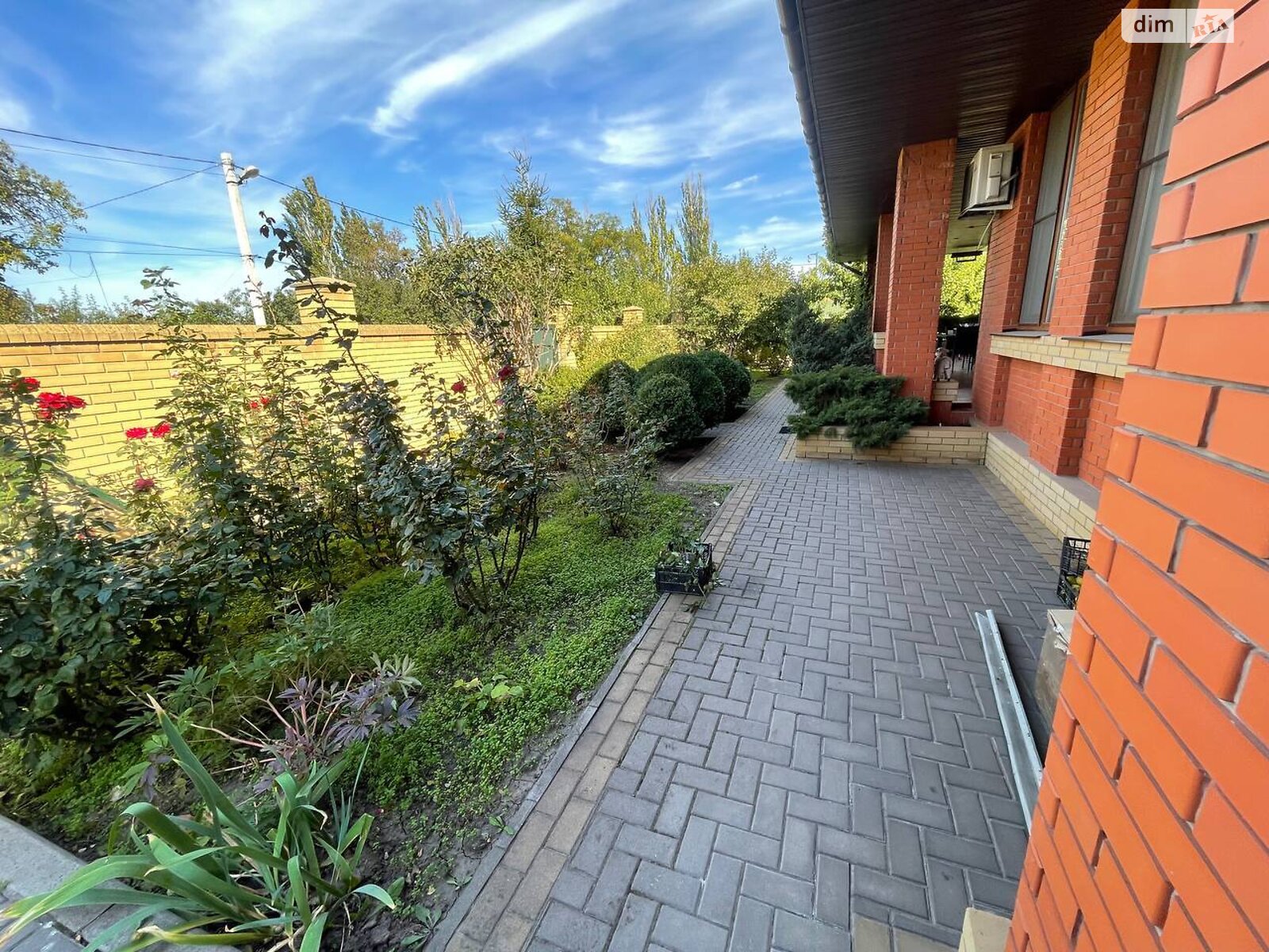 одноповерховий будинок з гаражем, 236.1 кв. м, цегла. Продаж в Запоріжжі, район Комунарський фото 1 одноповерховий будинок з гаражем, 236.1 кв. м, цегла. Продаж в Запоріжжі, район Комунарський фото 1