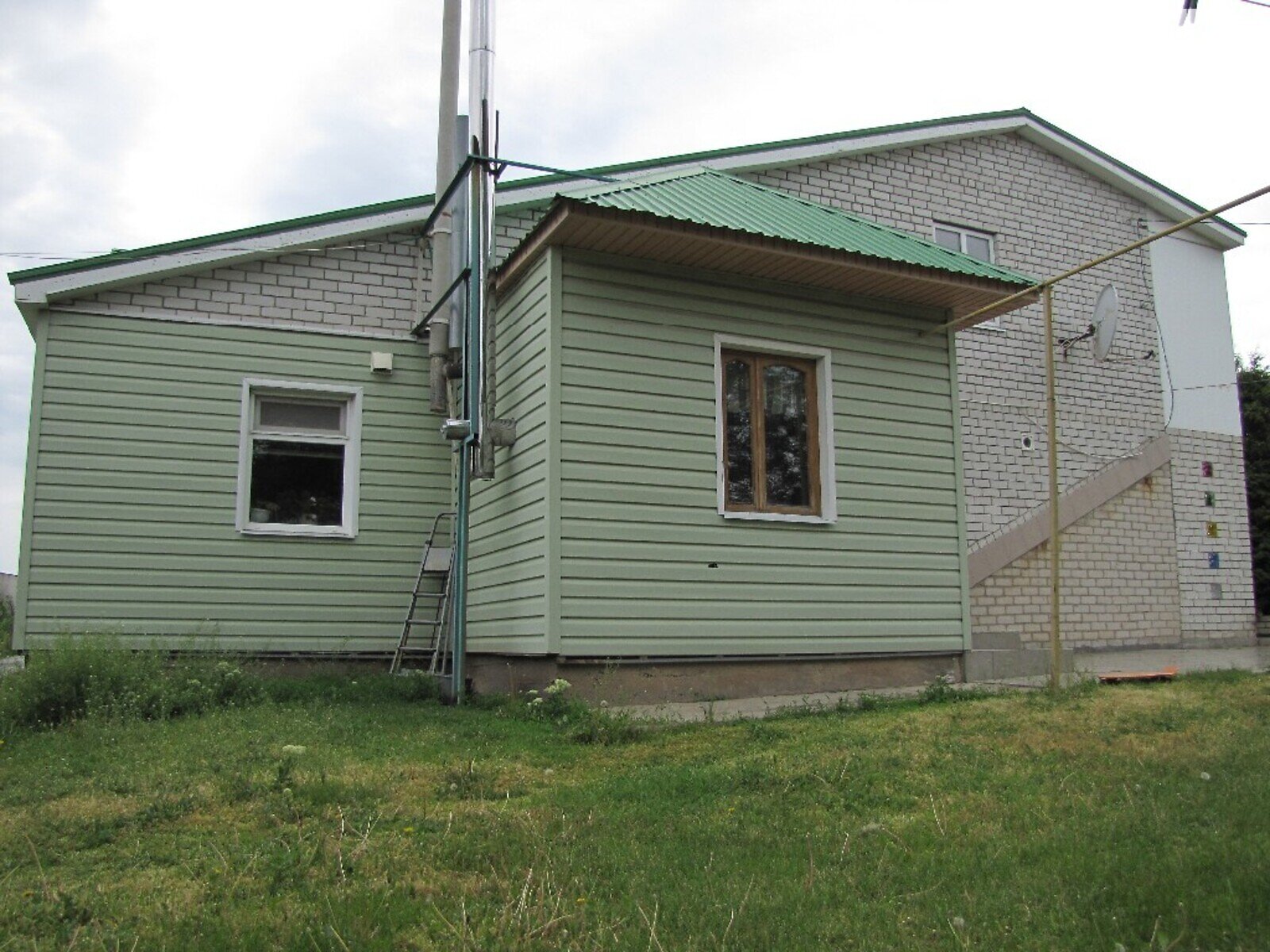 двухэтажный дом с ремонтом, 294.7 кв. м, ракушечник (ракушняк). Продажа в Лукашеве фото 1