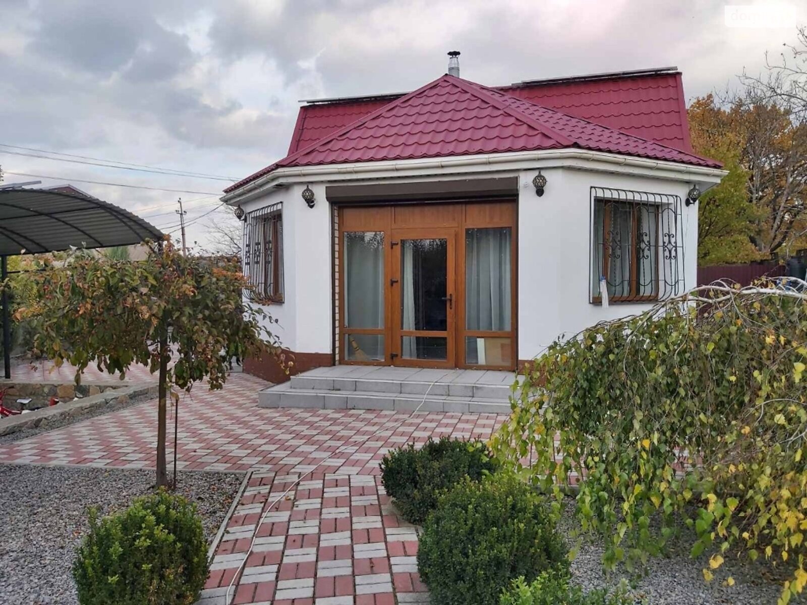 двухэтажный дом с ремонтом, 98 кв. м, кирпич. Продажа в Люцерне фото 1