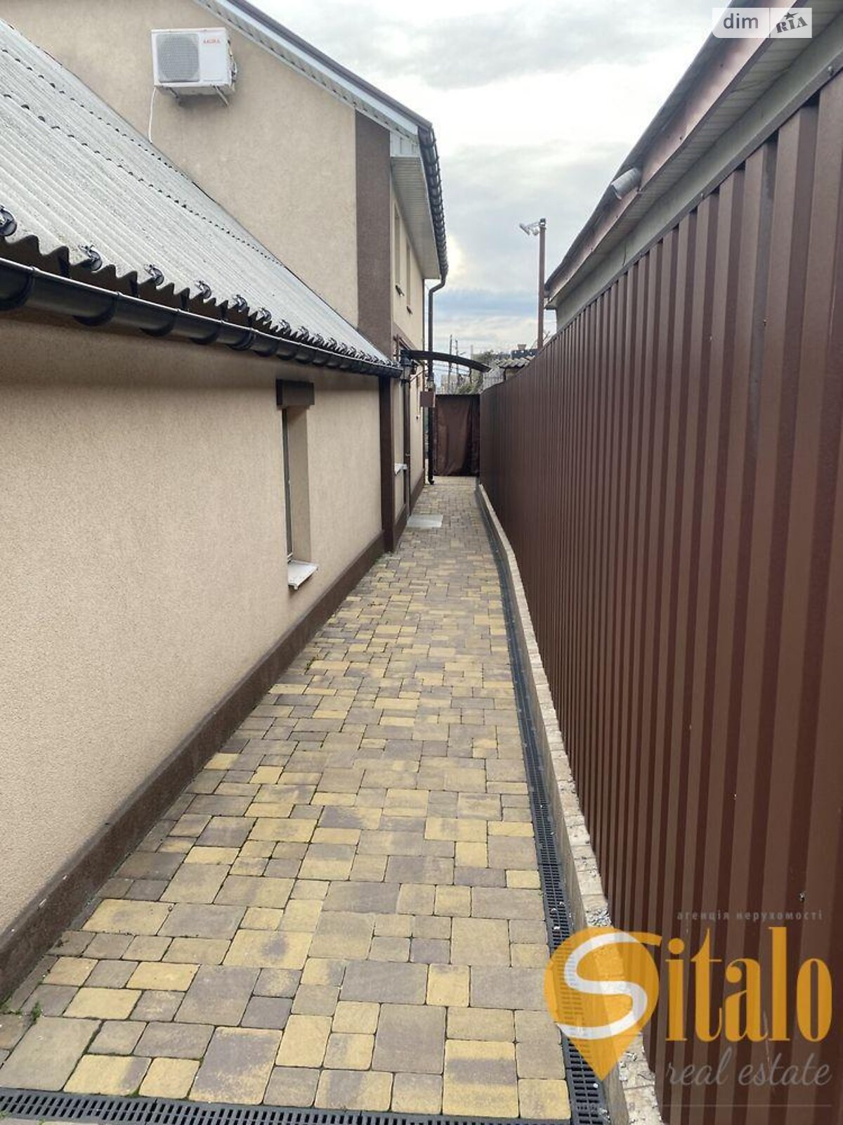 двухэтажный дом с отоплением, 200 кв. м, кирпич. Продажа в Запорожье район Шевченковский фото 1 двухэтажный дом с отоплением, 200 кв. м, кирпич. Продажа в Запорожье район Шевченковский фото 1