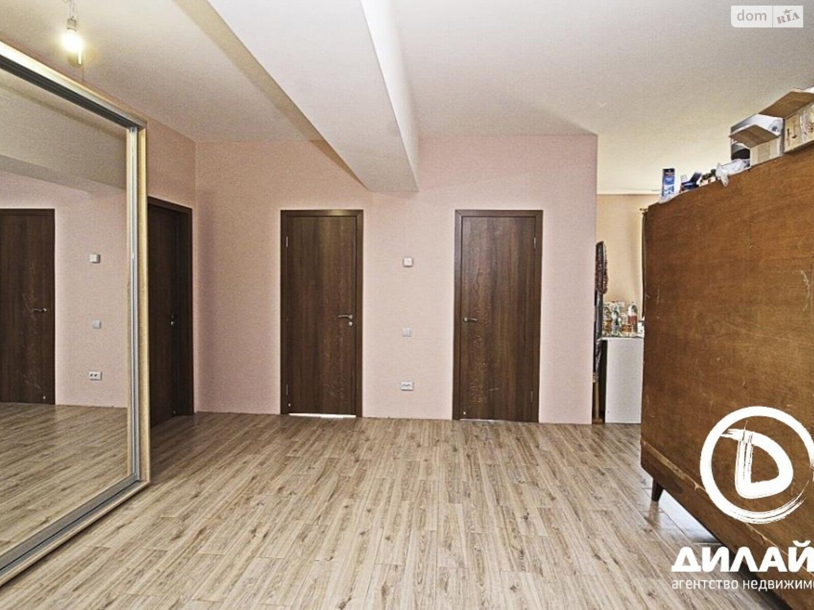 двухэтажный дом с ремонтом, 254 кв. м, монолитно-блочный. Продажа в Запорожье фото 1 двухэтажный дом с ремонтом, 254 кв. м, монолитно-блочный. Продажа в Запорожье фото 1