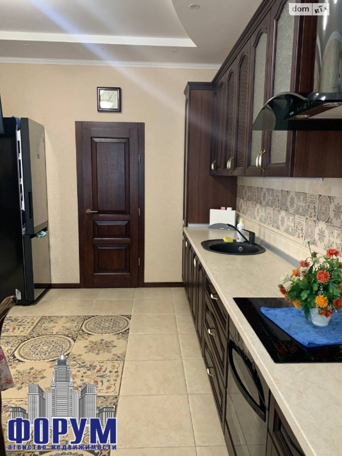 одноповерховий будинок з верандою, 265 кв. м, цегла. Продаж в Запоріжжі фото 1 одноповерховий будинок з верандою, 265 кв. м, цегла. Продаж в Запоріжжі фото 1