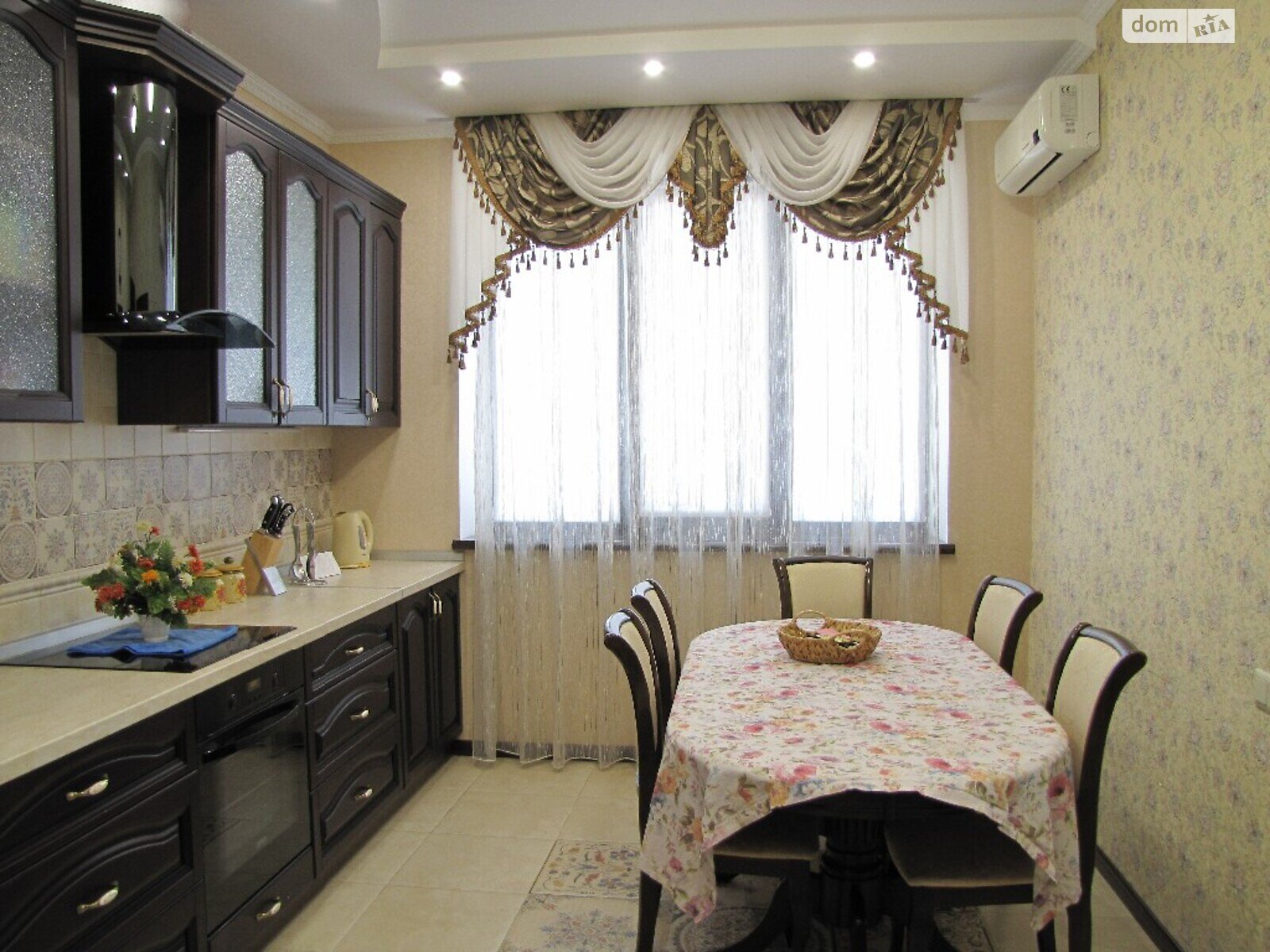 одноповерховий будинок з верандою, 265 кв. м, цегла. Продаж в Запоріжжі фото 1 одноповерховий будинок з верандою, 265 кв. м, цегла. Продаж в Запоріжжі фото 1