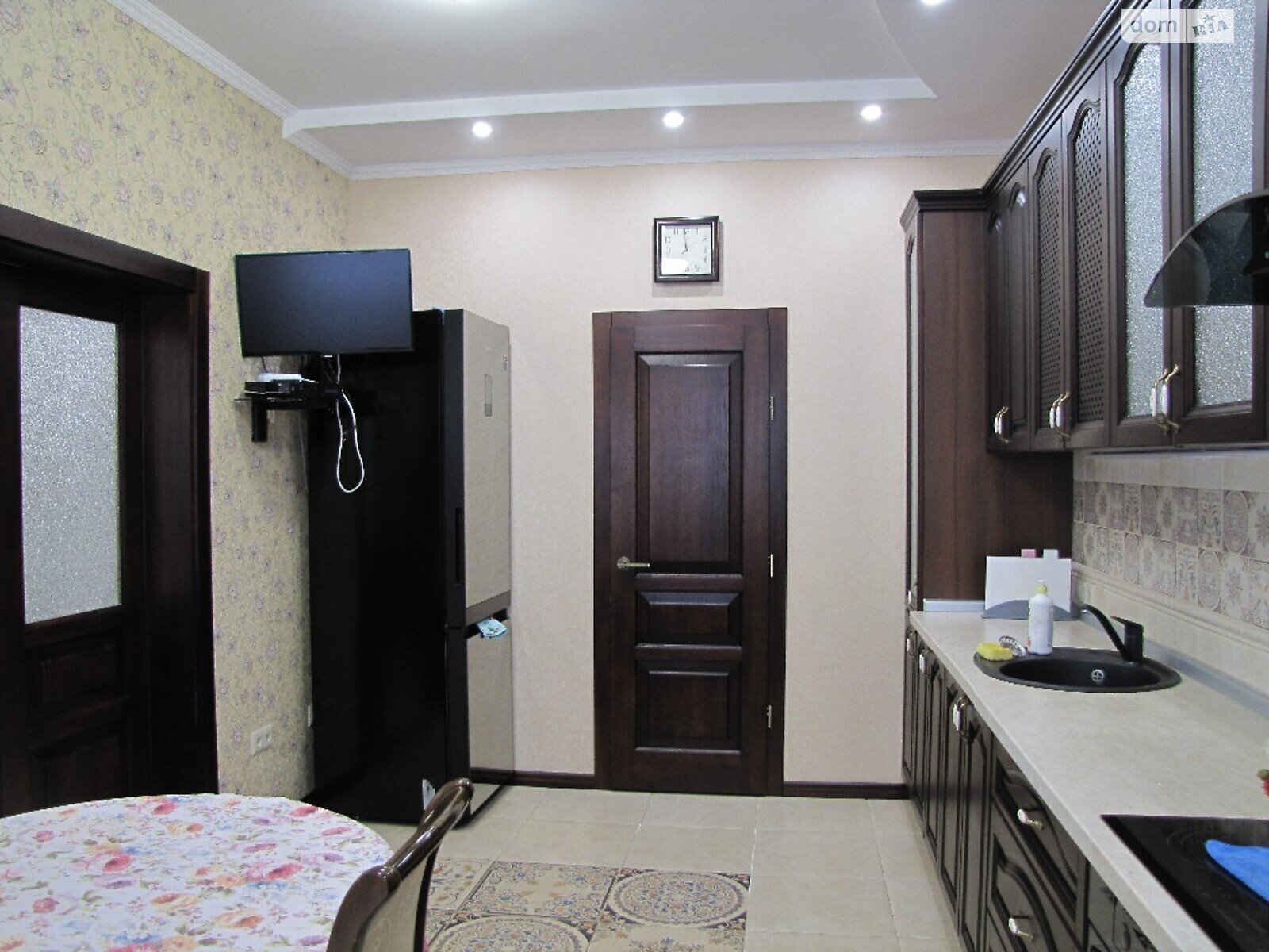 одноповерховий будинок з верандою, 265 кв. м, цегла. Продаж в Запоріжжі фото 1 одноповерховий будинок з верандою, 265 кв. м, цегла. Продаж в Запоріжжі фото 1