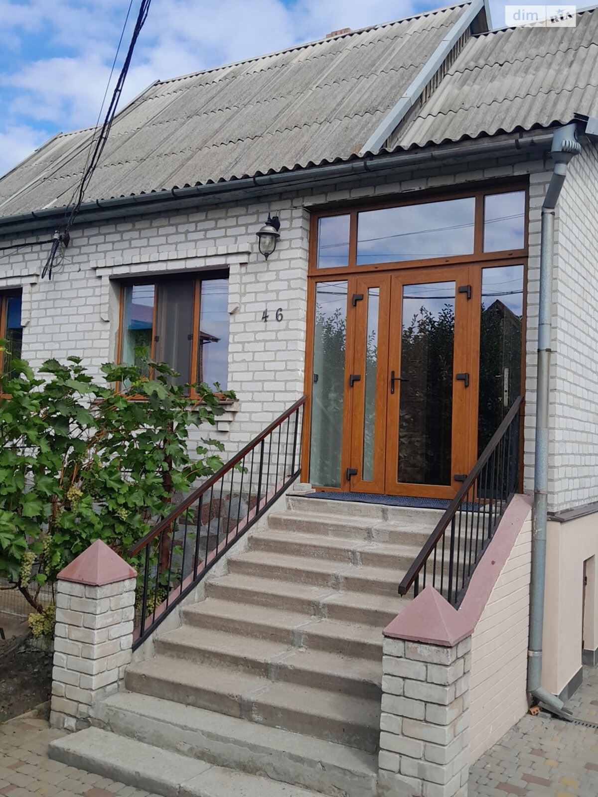 двоповерховий будинок з опаленням, 200 кв. м, цегла силікатна. Продаж у Сонячне фото 1 двоповерховий будинок з опаленням, 200 кв. м, цегла силікатна. Продаж у Сонячне фото 1