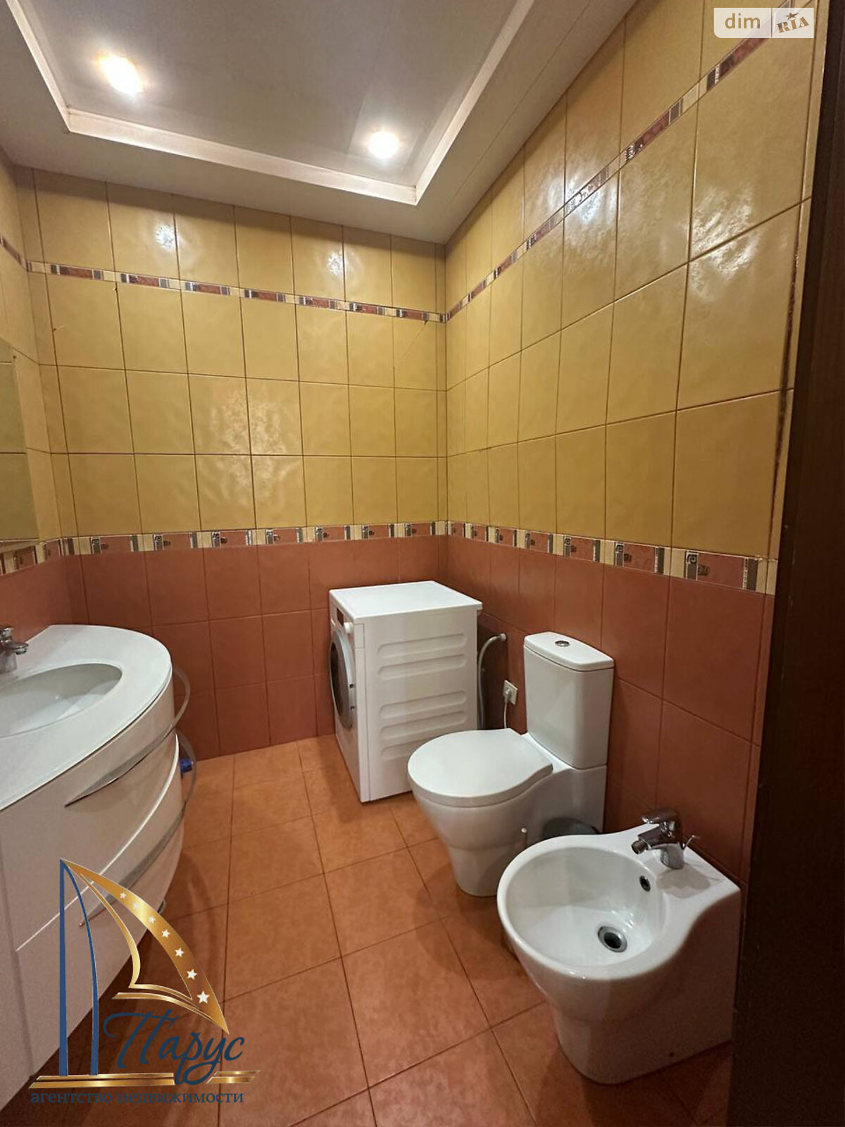 двоповерховий будинок з гаражем, 338.5 кв. м, кирпич. Продаж в Запоріжжі, район Вознесенівський (Орджонікідзевський) фото 1 двоповерховий будинок з гаражем, 338.5 кв. м, кирпич. Продаж в Запоріжжі, район Вознесенівський (Орджонікідзевський) фото 1