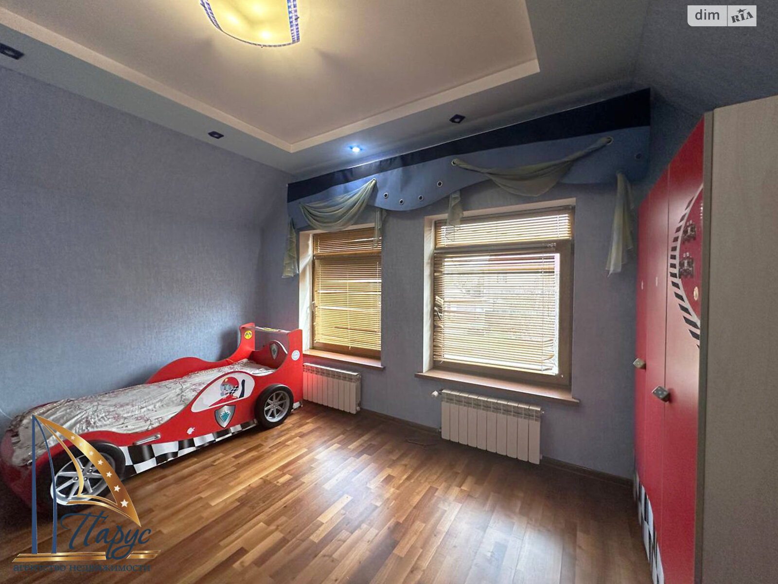 двоповерховий будинок з гаражем, 338.5 кв. м, кирпич. Продаж в Запоріжжі, район Вознесенівський (Орджонікідзевський) фото 1 двоповерховий будинок з гаражем, 338.5 кв. м, кирпич. Продаж в Запоріжжі, район Вознесенівський (Орджонікідзевський) фото 1