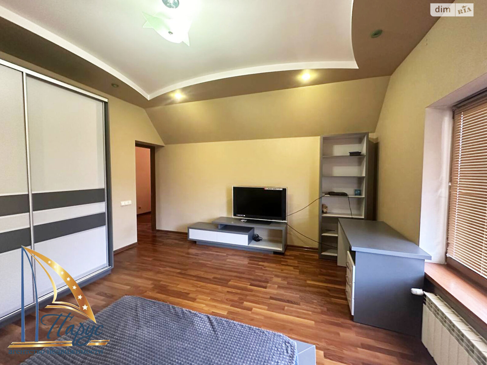 двоповерховий будинок з гаражем, 338.5 кв. м, кирпич. Продаж в Запоріжжі, район Вознесенівський (Орджонікідзевський) фото 1 двоповерховий будинок з гаражем, 338.5 кв. м, кирпич. Продаж в Запоріжжі, район Вознесенівський (Орджонікідзевський) фото 1