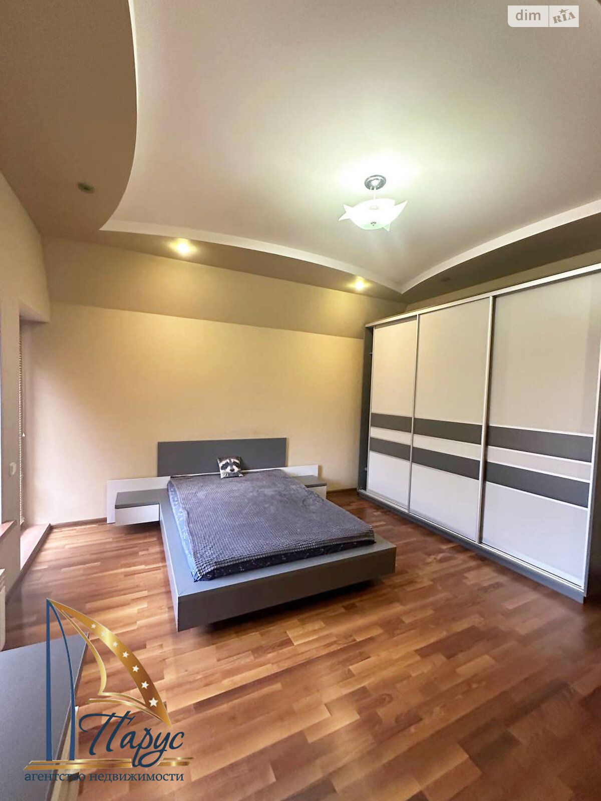 двоповерховий будинок з гаражем, 338.5 кв. м, кирпич. Продаж в Запоріжжі, район Вознесенівський (Орджонікідзевський) фото 1 двоповерховий будинок з гаражем, 338.5 кв. м, кирпич. Продаж в Запоріжжі, район Вознесенівський (Орджонікідзевський) фото 1