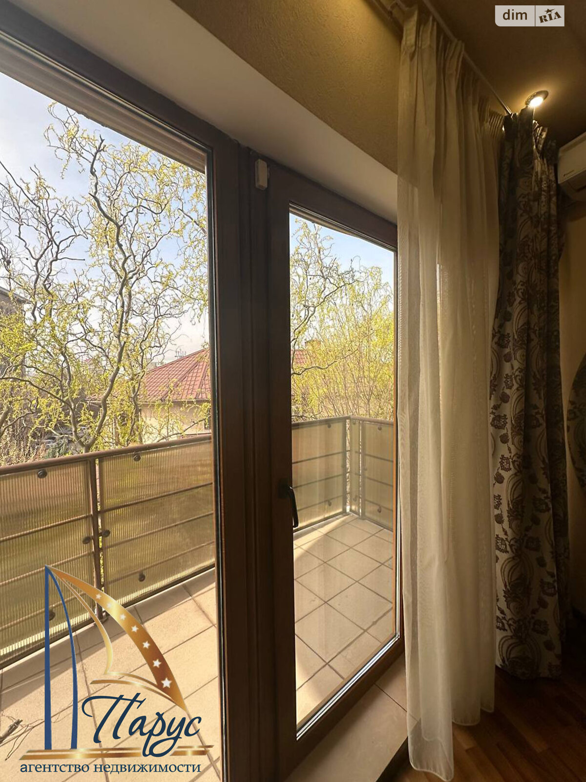 двоповерховий будинок з гаражем, 338.5 кв. м, кирпич. Продаж в Запоріжжі, район Вознесенівський (Орджонікідзевський) фото 1 двоповерховий будинок з гаражем, 338.5 кв. м, кирпич. Продаж в Запоріжжі, район Вознесенівський (Орджонікідзевський) фото 1