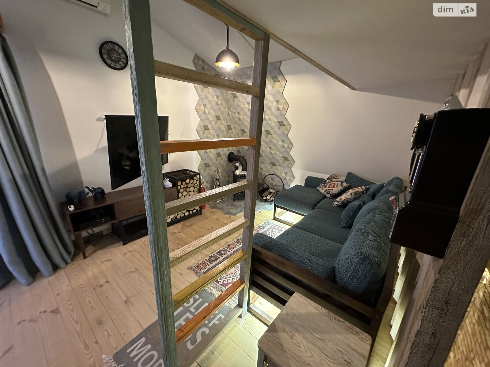 триповерховий будинок з меблями, 60 кв. м, цегла. Продаж в Запоріжжі фото 1 триповерховий будинок з меблями, 60 кв. м, цегла. Продаж в Запоріжжі фото 1
