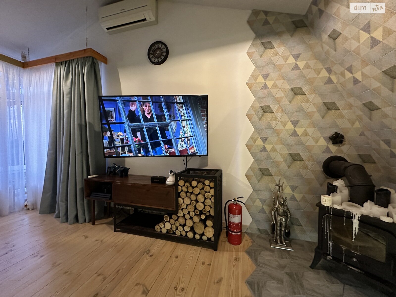 триповерховий будинок з меблями, 60 кв. м, цегла. Продаж в Запоріжжі фото 1 триповерховий будинок з меблями, 60 кв. м, цегла. Продаж в Запоріжжі фото 1
