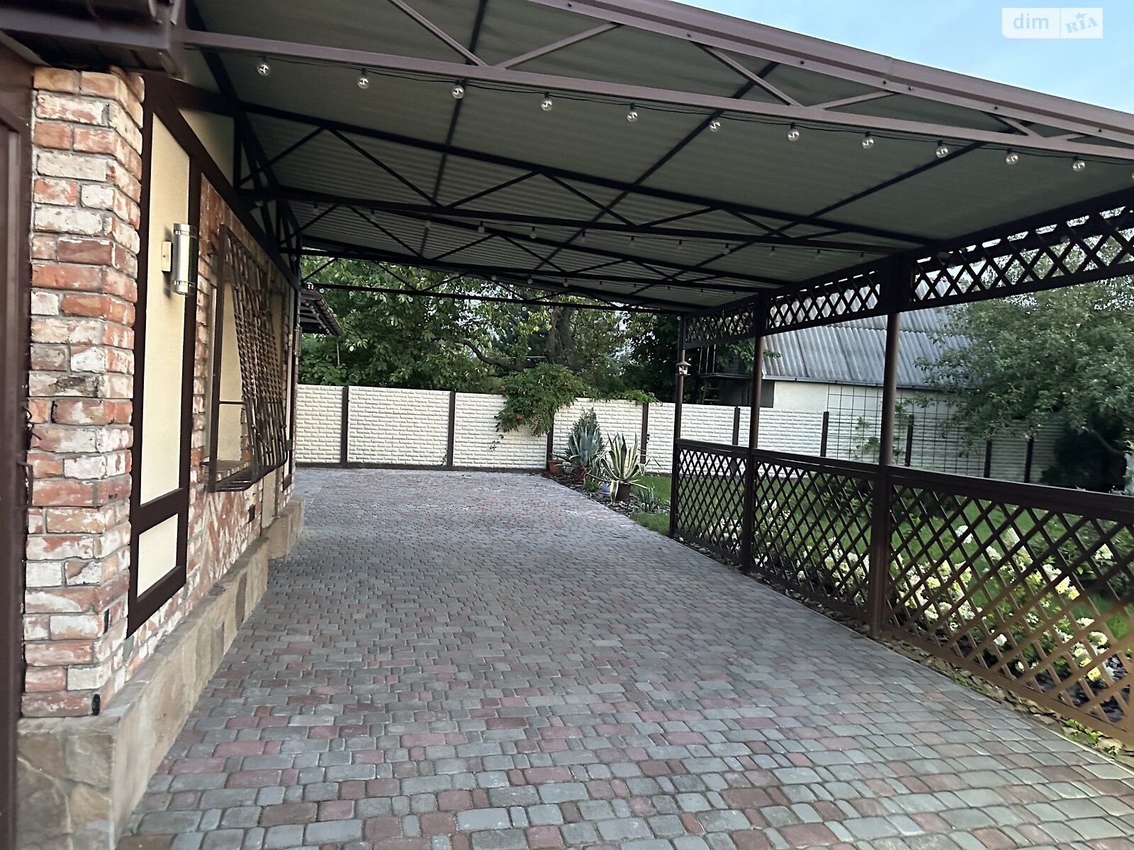 триповерховий будинок з меблями, 60 кв. м, цегла. Продаж в Запоріжжі фото 1 триповерховий будинок з меблями, 60 кв. м, цегла. Продаж в Запоріжжі фото 1