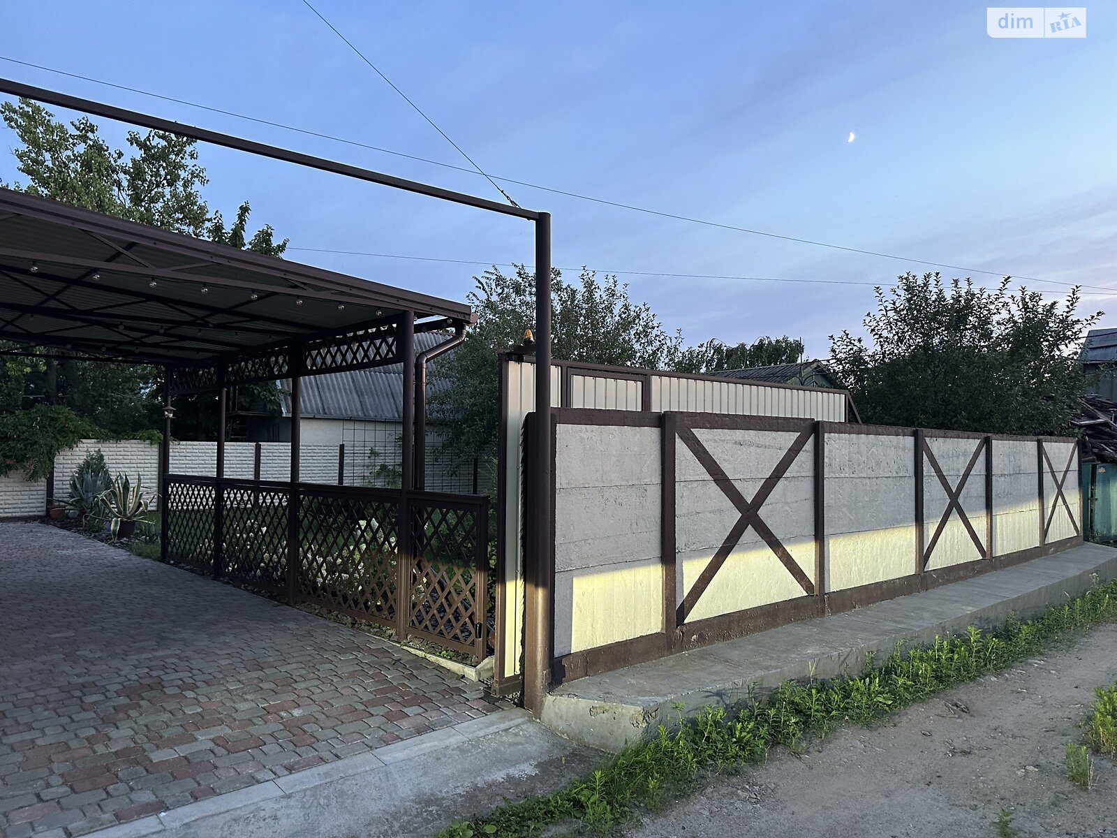 триповерховий будинок з меблями, 60 кв. м, цегла. Продаж в Запоріжжі фото 1 триповерховий будинок з меблями, 60 кв. м, цегла. Продаж в Запоріжжі фото 1