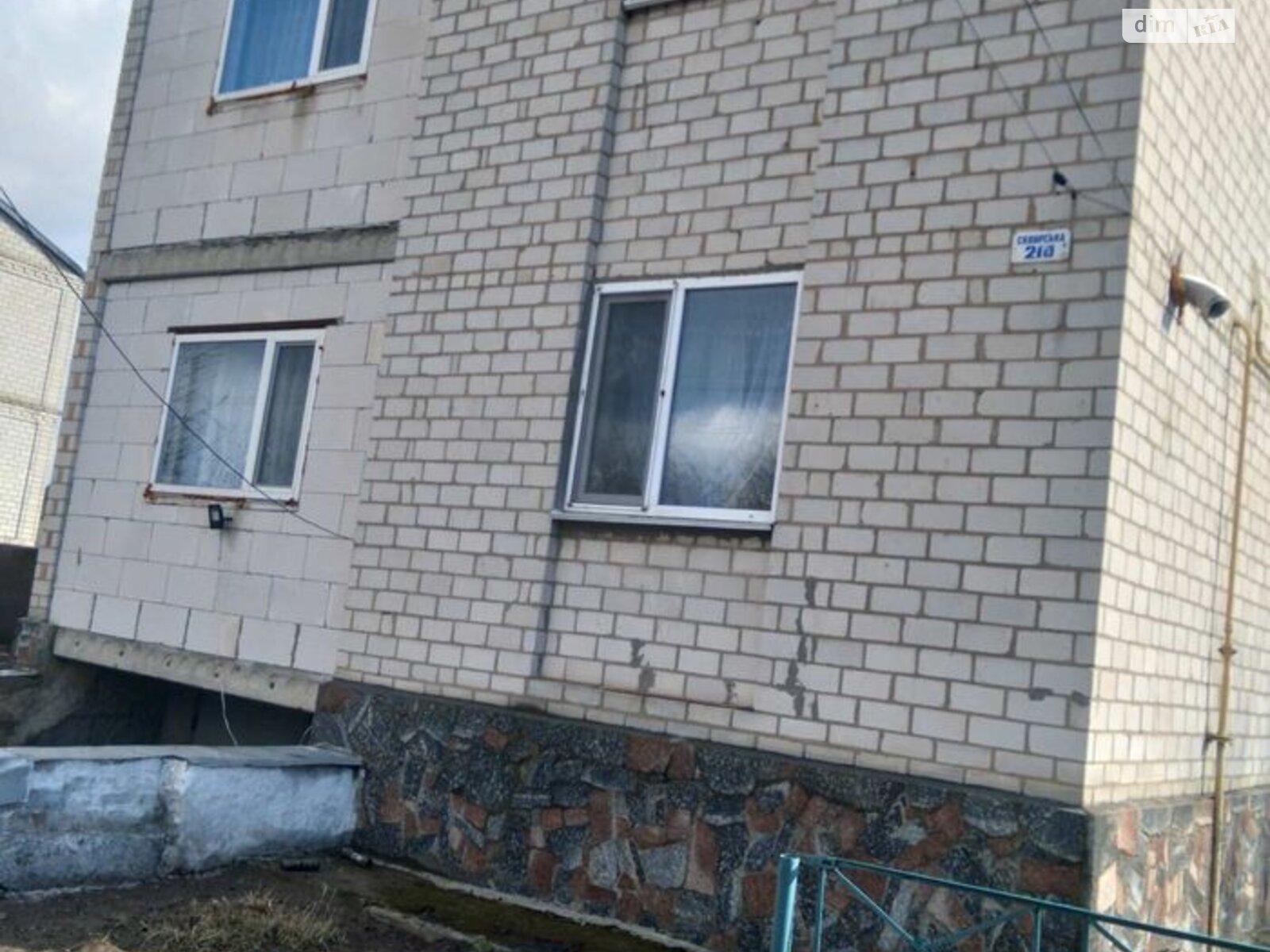 двоповерховий будинок з гаражем, 130 кв. м, цегла. Продаж у Заріччі фото 1 двоповерховий будинок з гаражем, 130 кв. м, цегла. Продаж у Заріччі фото 1