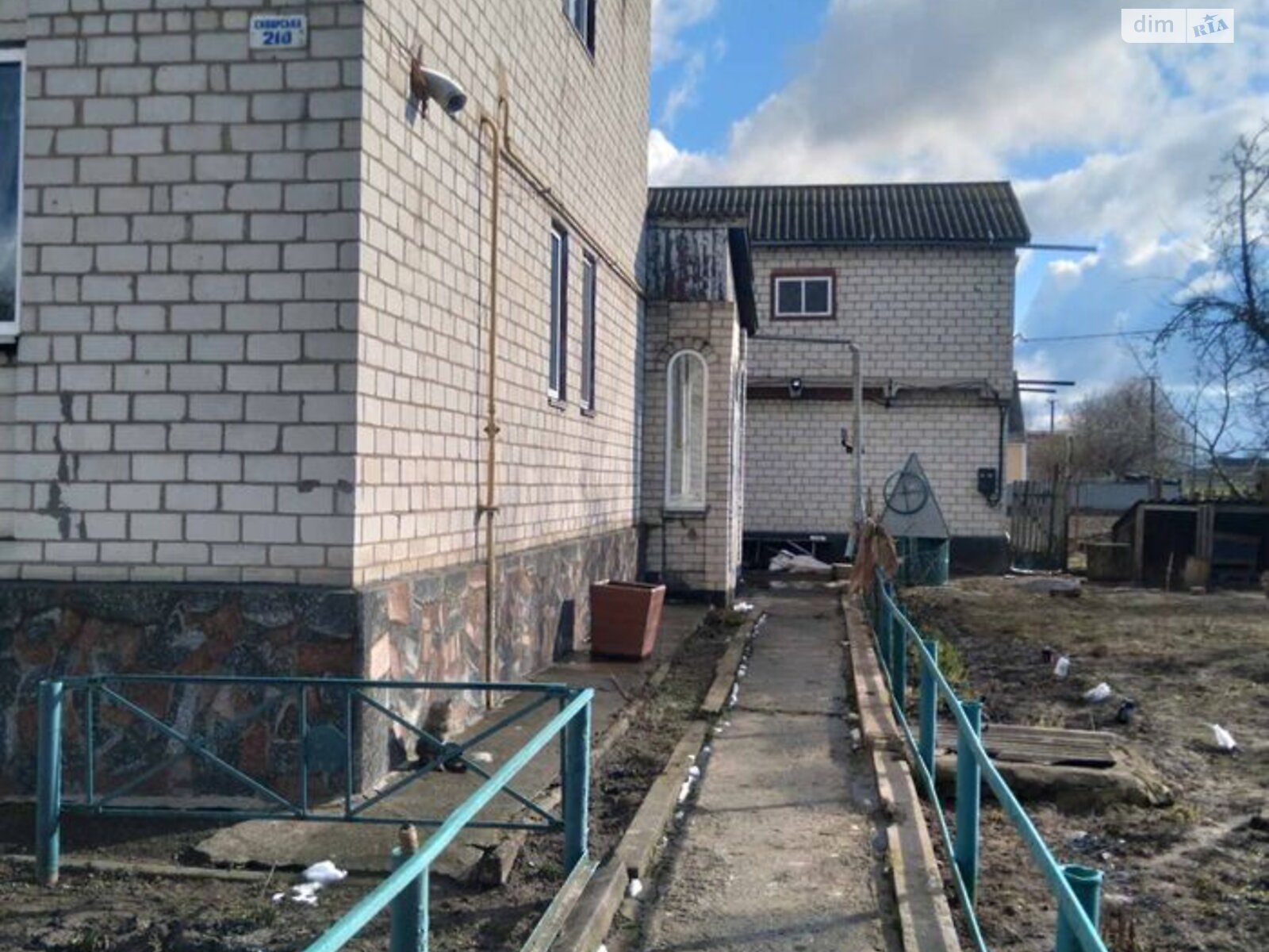 двоповерховий будинок з гаражем, 130 кв. м, цегла. Продаж у Заріччі фото 1 двоповерховий будинок з гаражем, 130 кв. м, цегла. Продаж у Заріччі фото 1