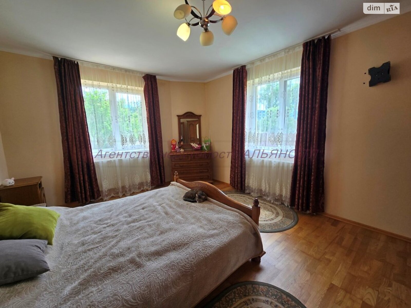 двухэтажный дом с гаражом, 266 кв. м, кирпич. Продажа в Заречове фото 1 двухэтажный дом с гаражом, 266 кв. м, кирпич. Продажа в Заречове фото 1
