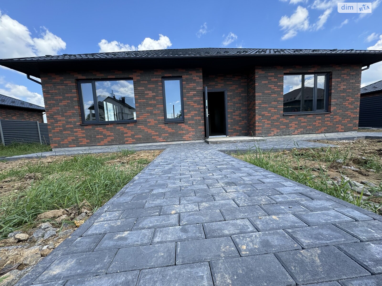 одноэтажный дом, 110 кв. м, кирпич. Продажа в Зарванцах фото 1 одноэтажный дом, 110 кв. м, кирпич. Продажа в Зарванцах фото 1