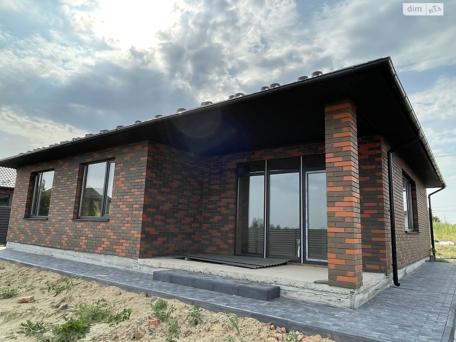 одноэтажный дом, 110 кв. м, кирпич. Продажа в Зарванцах фото 1 одноэтажный дом, 110 кв. м, кирпич. Продажа в Зарванцах фото 1