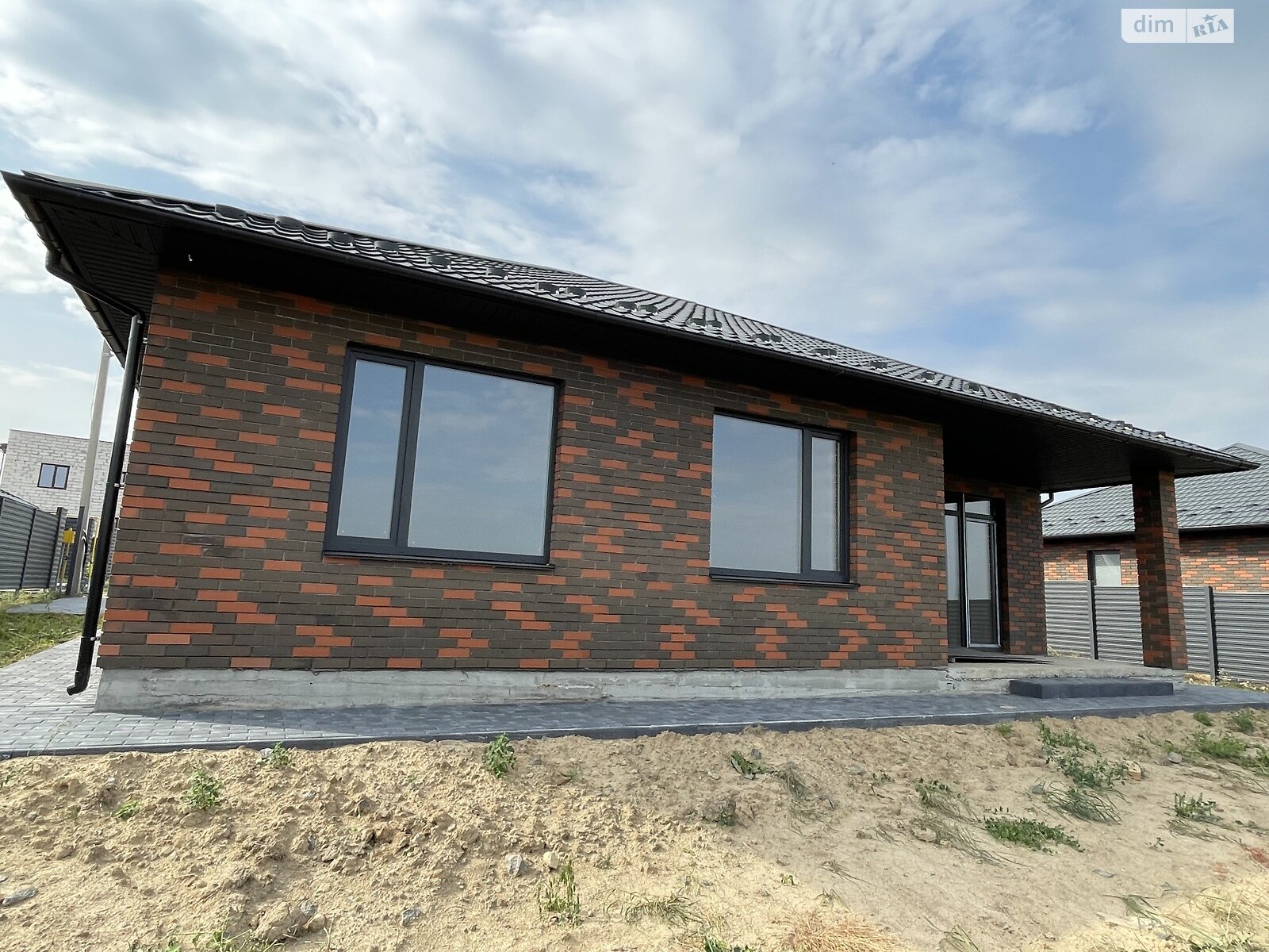 одноэтажный дом, 110 кв. м, кирпич. Продажа в Зарванцах фото 1 одноэтажный дом, 110 кв. м, кирпич. Продажа в Зарванцах фото 1