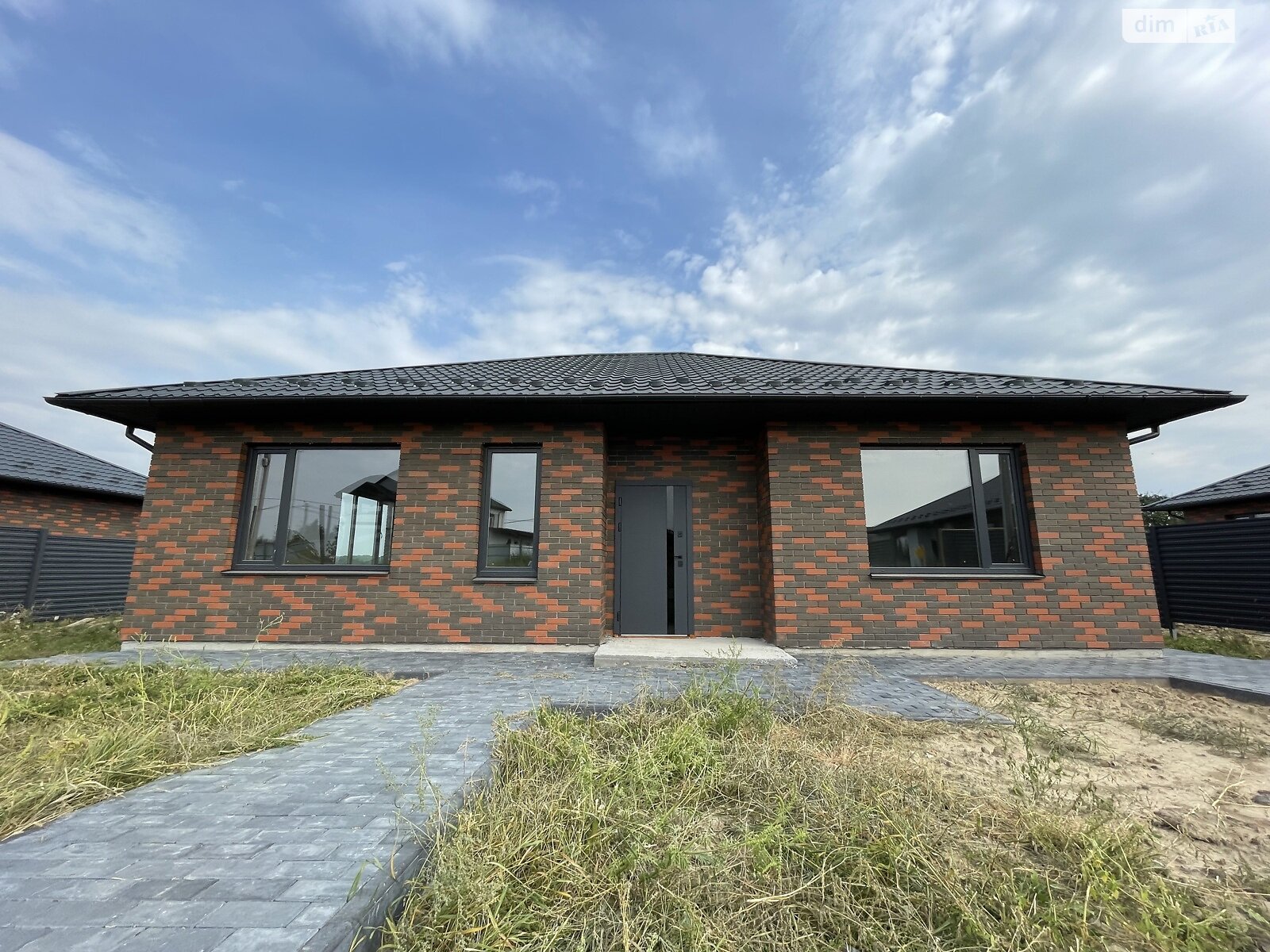 одноэтажный дом, 110 кв. м, кирпич. Продажа в Зарванцах фото 1 одноэтажный дом, 110 кв. м, кирпич. Продажа в Зарванцах фото 1