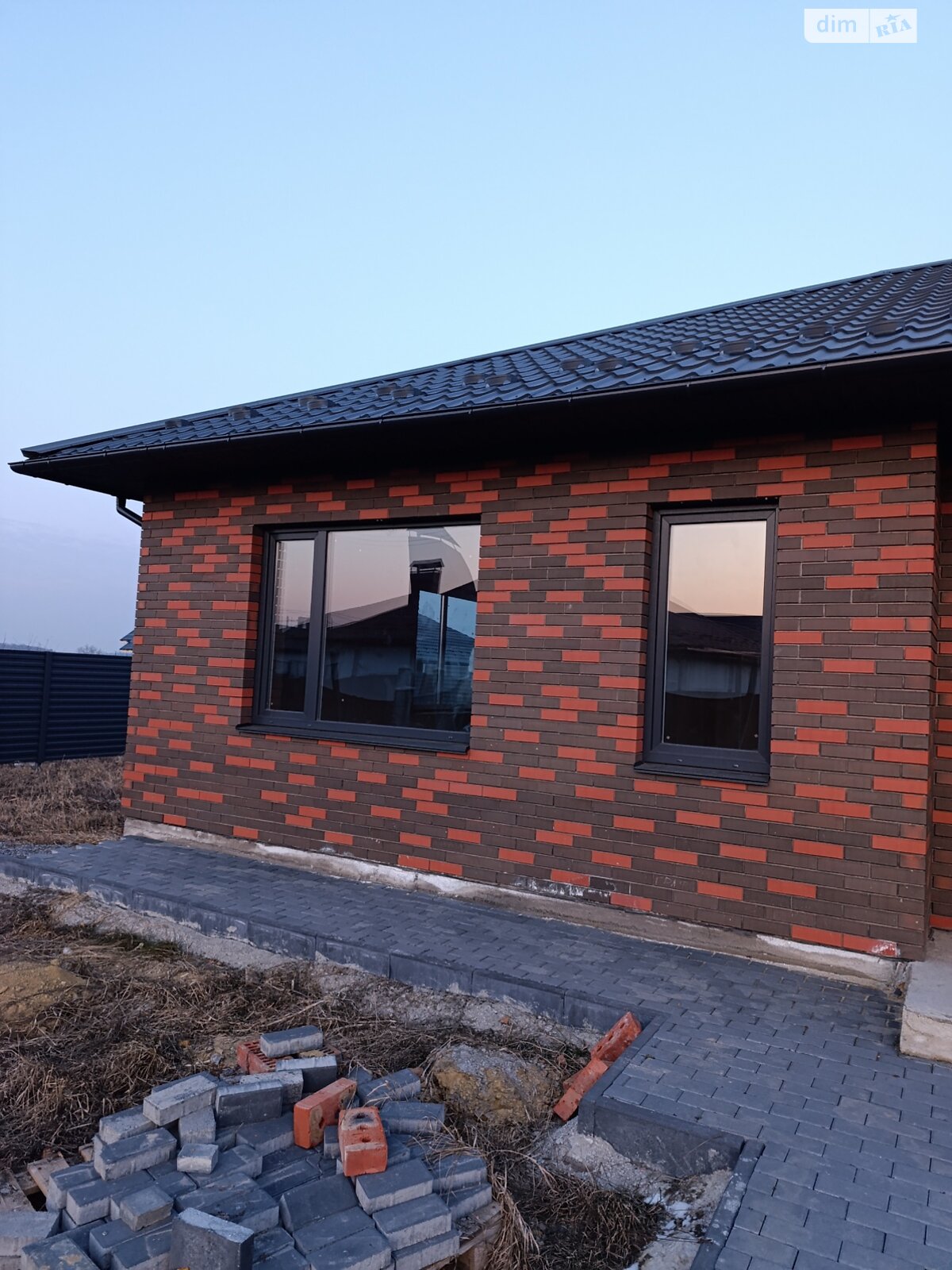 одноэтажный дом, 105 кв. м, кирпич. Продажа в Зарванцах фото 1 одноэтажный дом, 105 кв. м, кирпич. Продажа в Зарванцах фото 1