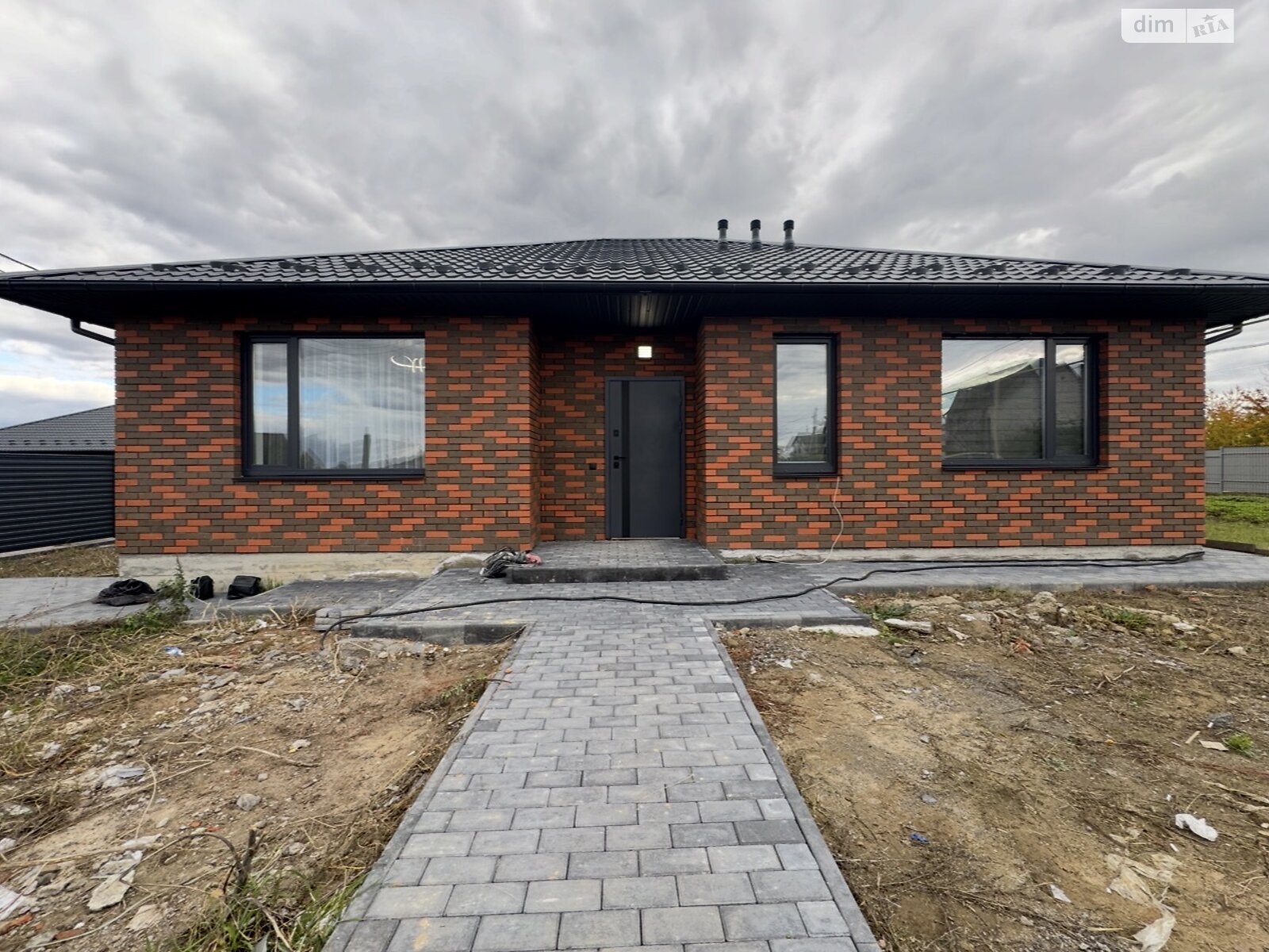 одноэтажный дом, 100 кв. м, кирпич. Продажа в Зарванцах фото 1 одноэтажный дом, 100 кв. м, кирпич. Продажа в Зарванцах фото 1