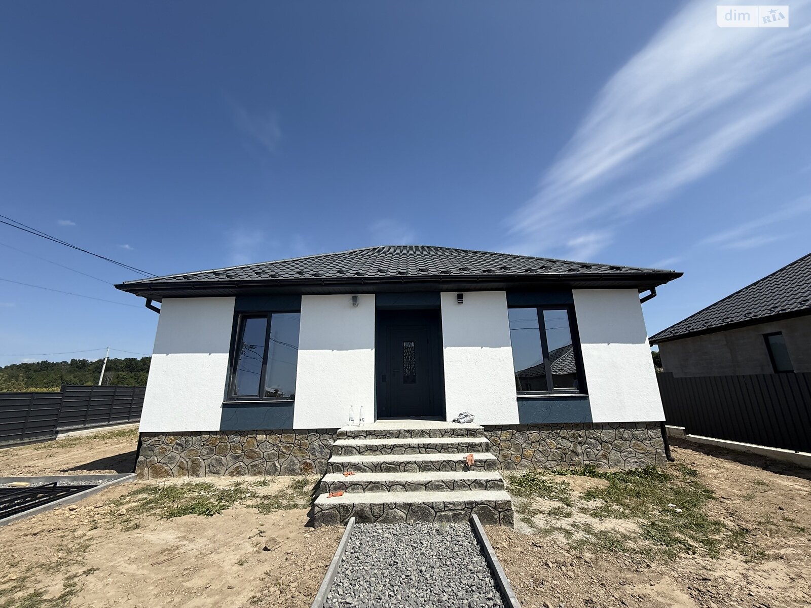 одноэтажный дом, 100 кв. м, кирпич. Продажа в Зарванцах фото 1 одноэтажный дом, 100 кв. м, кирпич. Продажа в Зарванцах фото 1