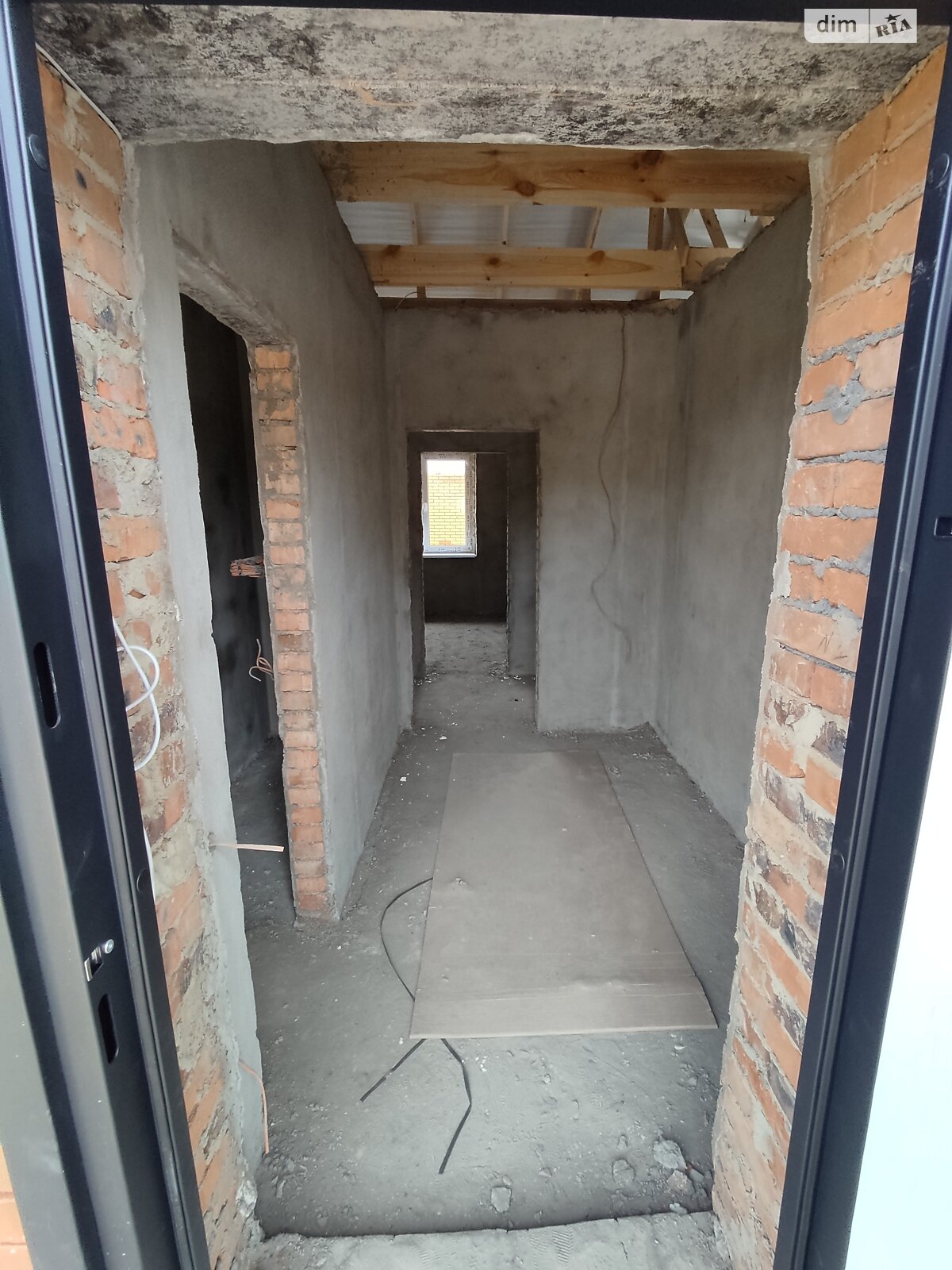 одноэтажный дом, 103 кв. м, кирпич. Продажа в Зарванцах фото 1 одноэтажный дом, 103 кв. м, кирпич. Продажа в Зарванцах фото 1