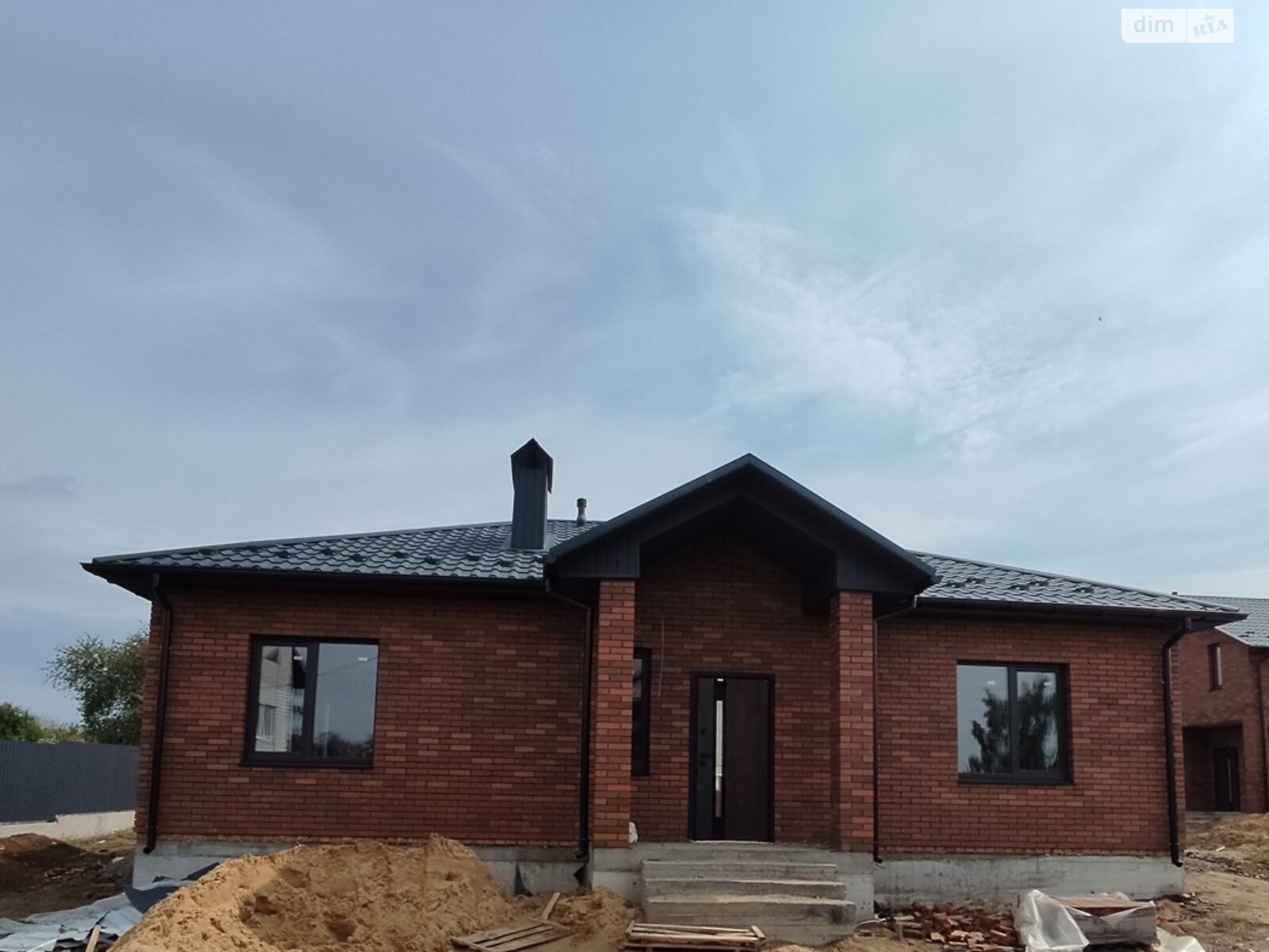 одноэтажный дом, 103 кв. м, кирпич. Продажа в Зарванцах фото 1 одноэтажный дом, 103 кв. м, кирпич. Продажа в Зарванцах фото 1
