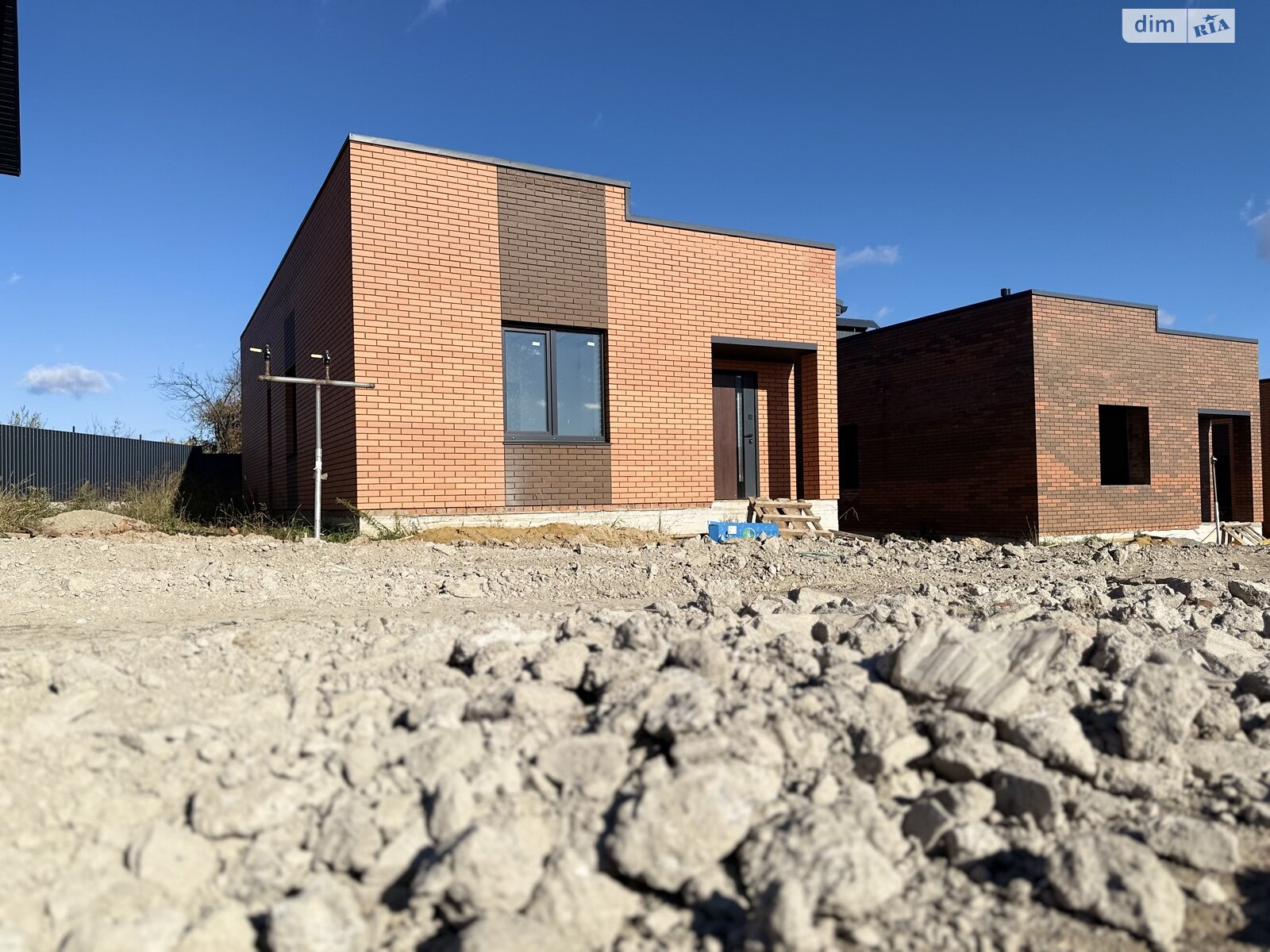 одноэтажный дом, 88 кв. м, кирпич. Продажа в Зарванцах фото 1 одноэтажный дом, 88 кв. м, кирпич. Продажа в Зарванцах фото 1