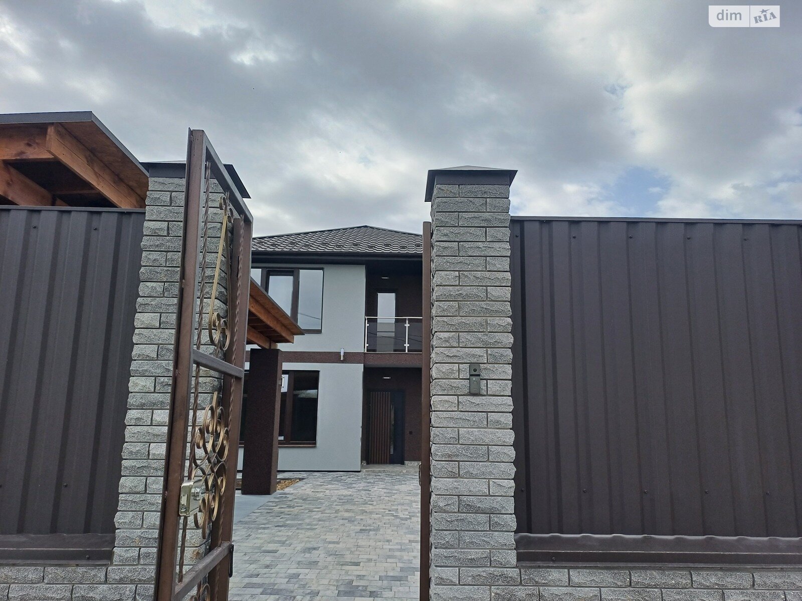 двухэтажный дом, 160 кв. м, кирпич. Продажа в Зарванцах фото 1 двухэтажный дом, 160 кв. м, кирпич. Продажа в Зарванцах фото 1