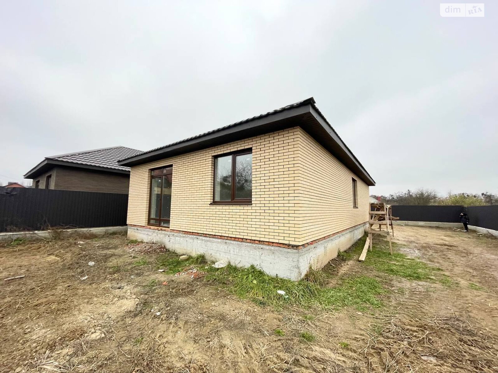 одноэтажный дом, 105 кв. м, кирпич. Продажа в Зарванцах фото 1 одноэтажный дом, 105 кв. м, кирпич. Продажа в Зарванцах фото 1