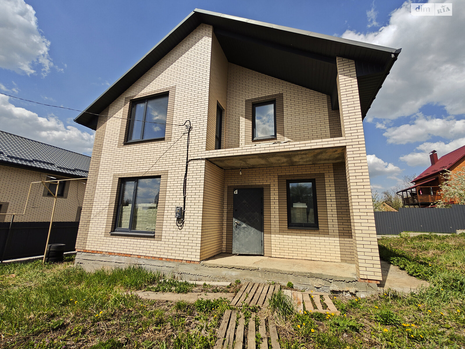 двухэтажный дом с балконом, 134.8 кв. м, кирпич. Продажа в Зарванцах фото 1 двухэтажный дом с балконом, 134.8 кв. м, кирпич. Продажа в Зарванцах фото 1