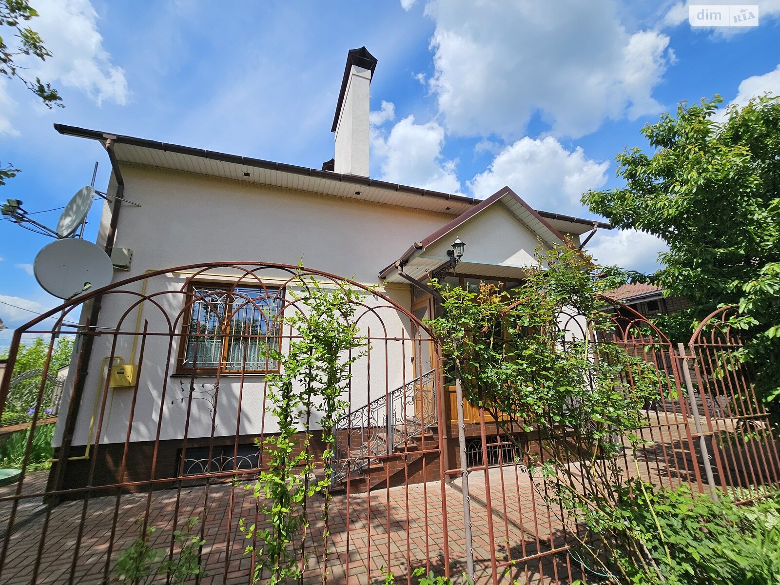 триповерховий будинок з верандою, 236 кв. м, кирпич. Продаж у Зарванцях фото 1 триповерховий будинок з верандою, 236 кв. м, кирпич. Продаж у Зарванцях фото 1