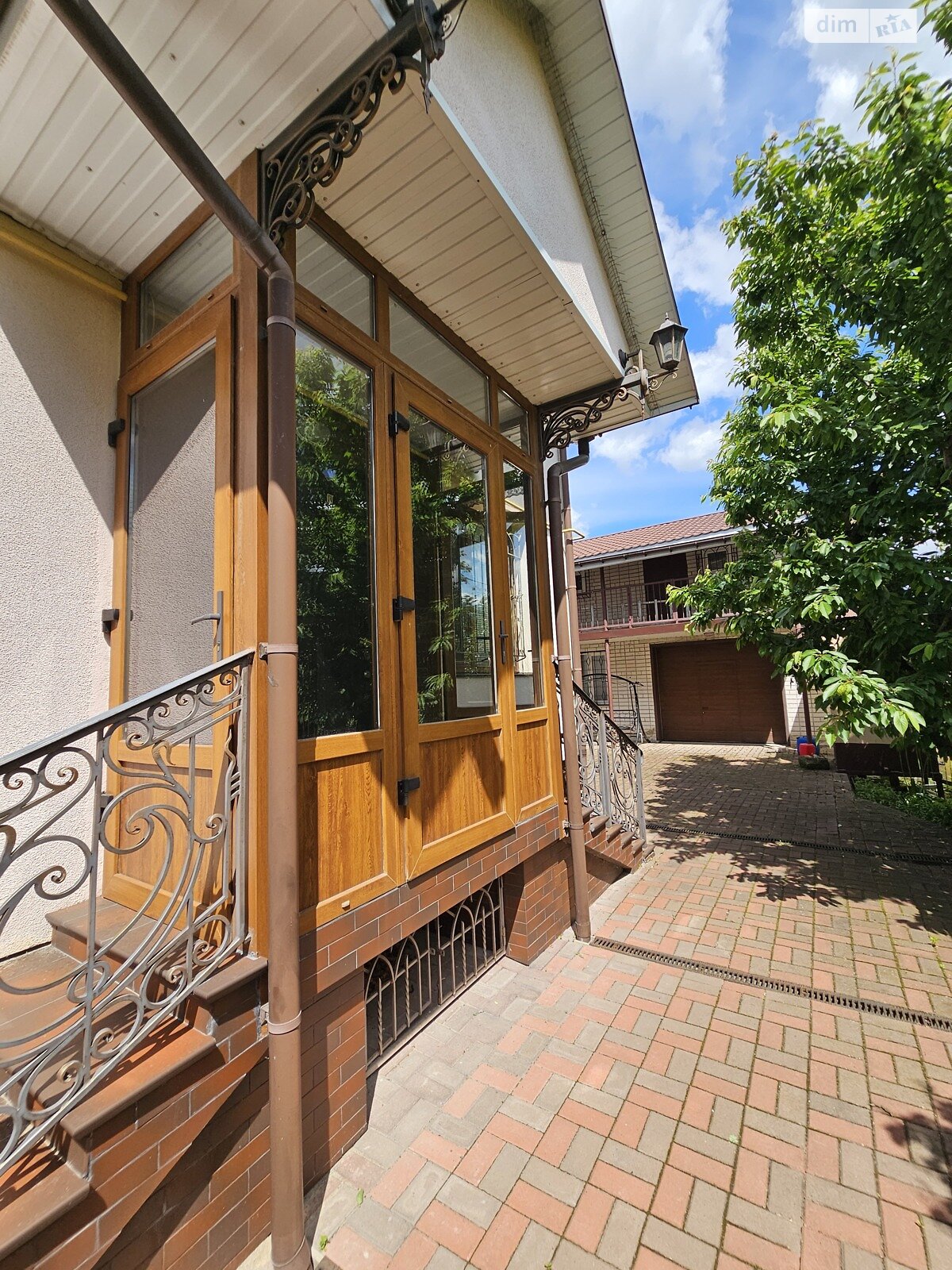 триповерховий будинок з верандою, 236 кв. м, кирпич. Продаж у Зарванцях фото 1 триповерховий будинок з верандою, 236 кв. м, кирпич. Продаж у Зарванцях фото 1