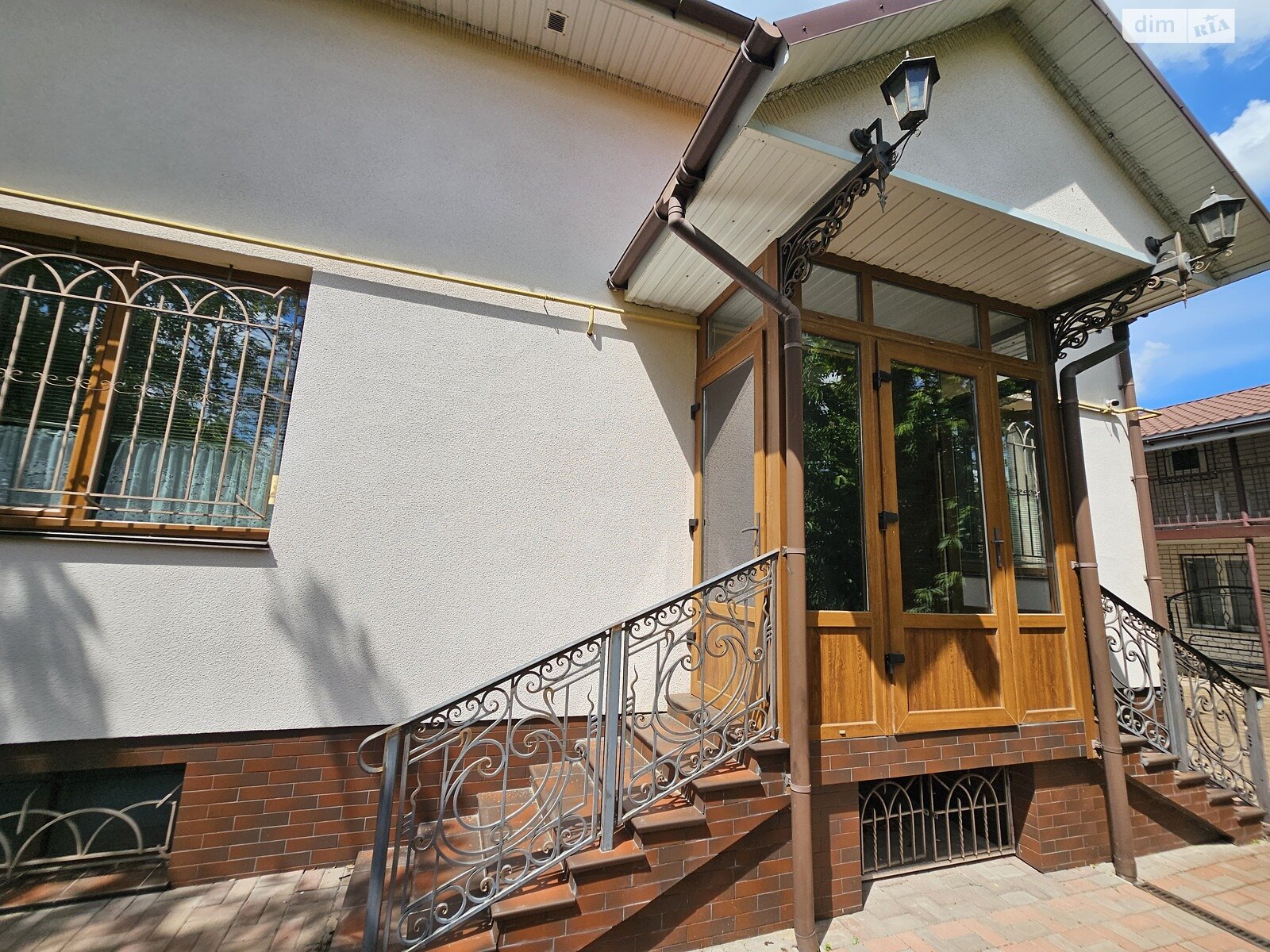 триповерховий будинок з верандою, 236 кв. м, кирпич. Продаж у Зарванцях фото 1 триповерховий будинок з верандою, 236 кв. м, кирпич. Продаж у Зарванцях фото 1